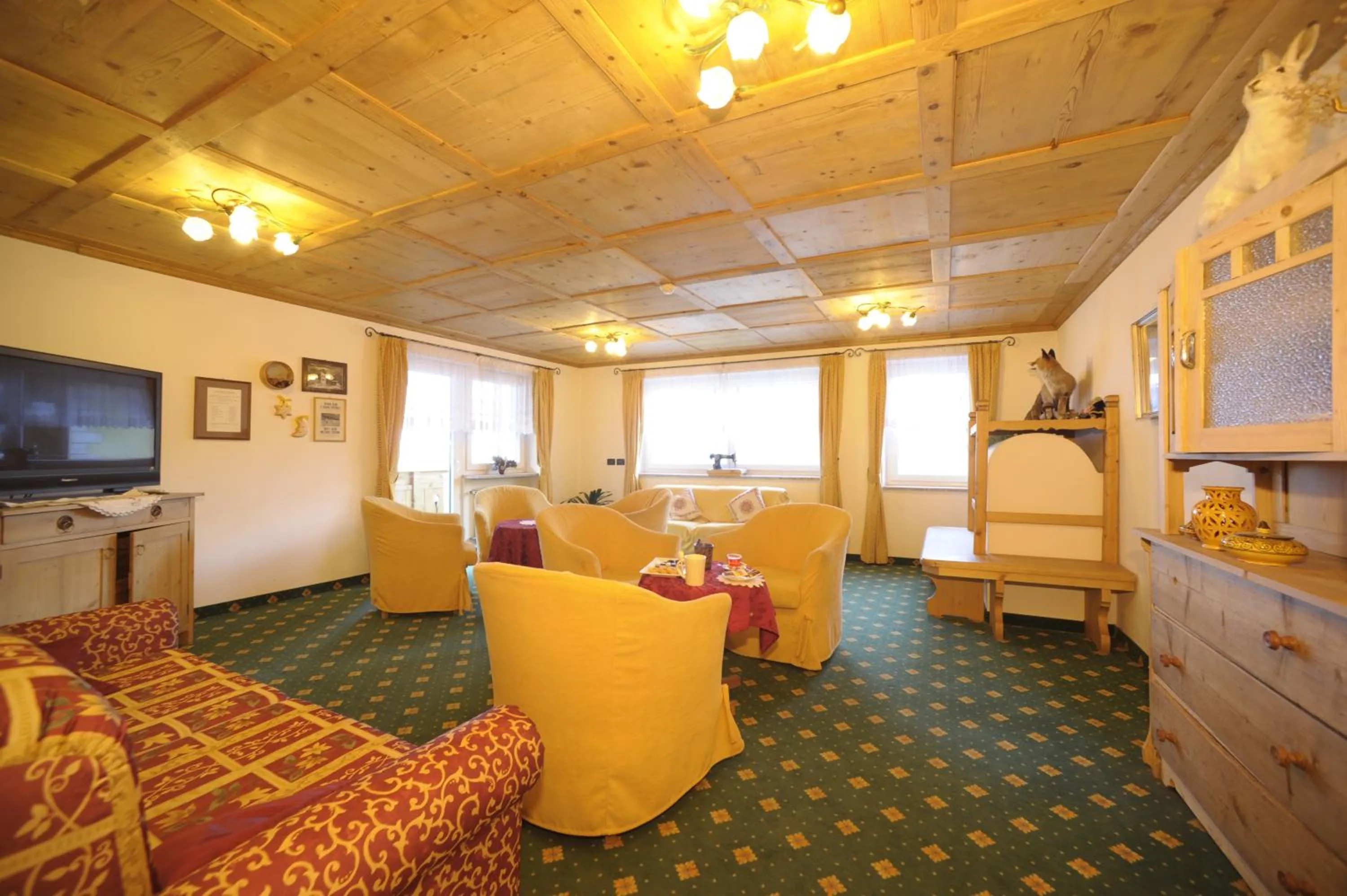 Communal lounge/ TV room, Bed in Alpstyle Hotel Albolina Wellness & Beauty