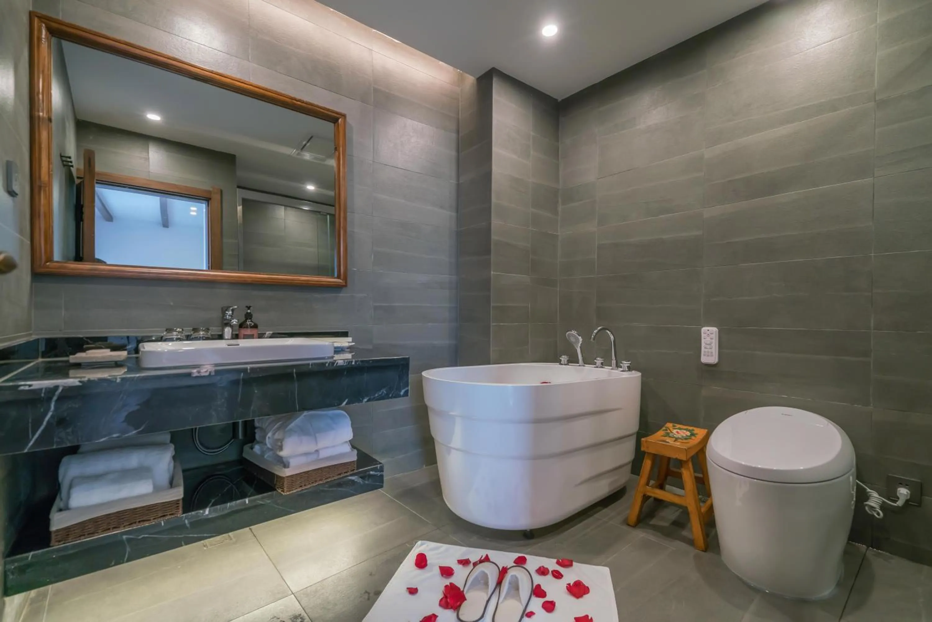 Bathroom in Artistic-Suite