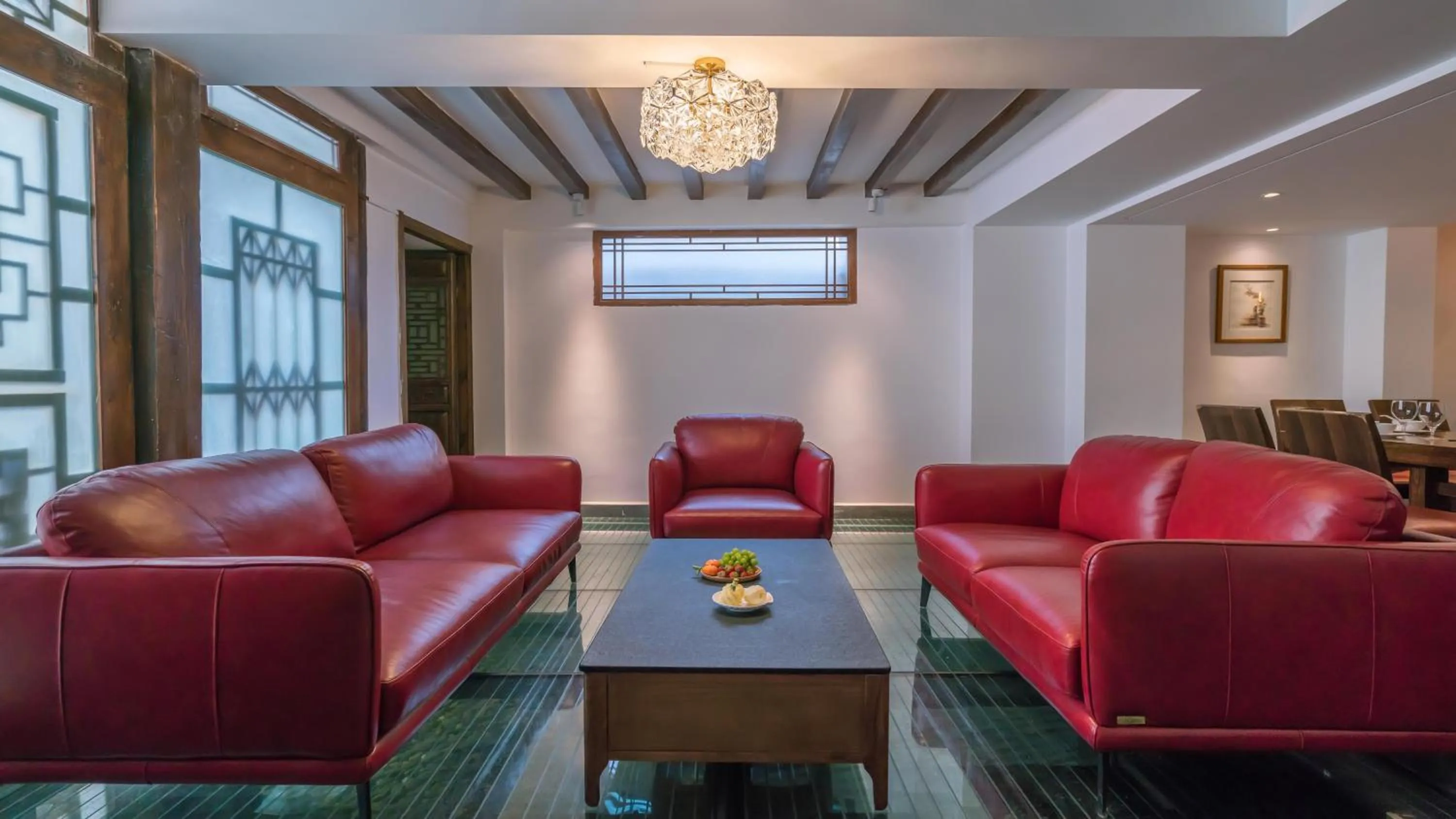 Property building in Artistic-Suite