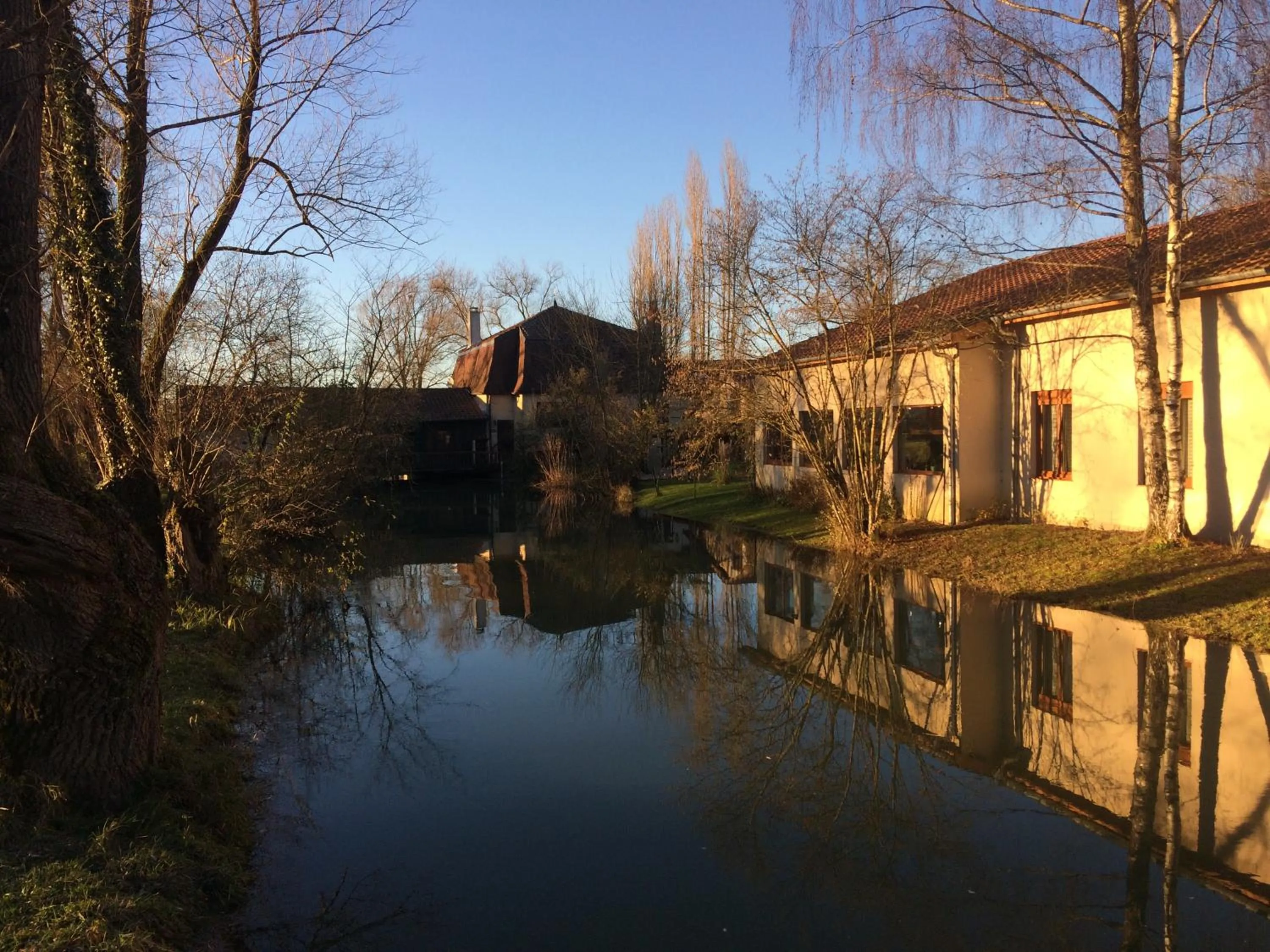 Property building in LOGIS Hôtel Le Chantoiseau
