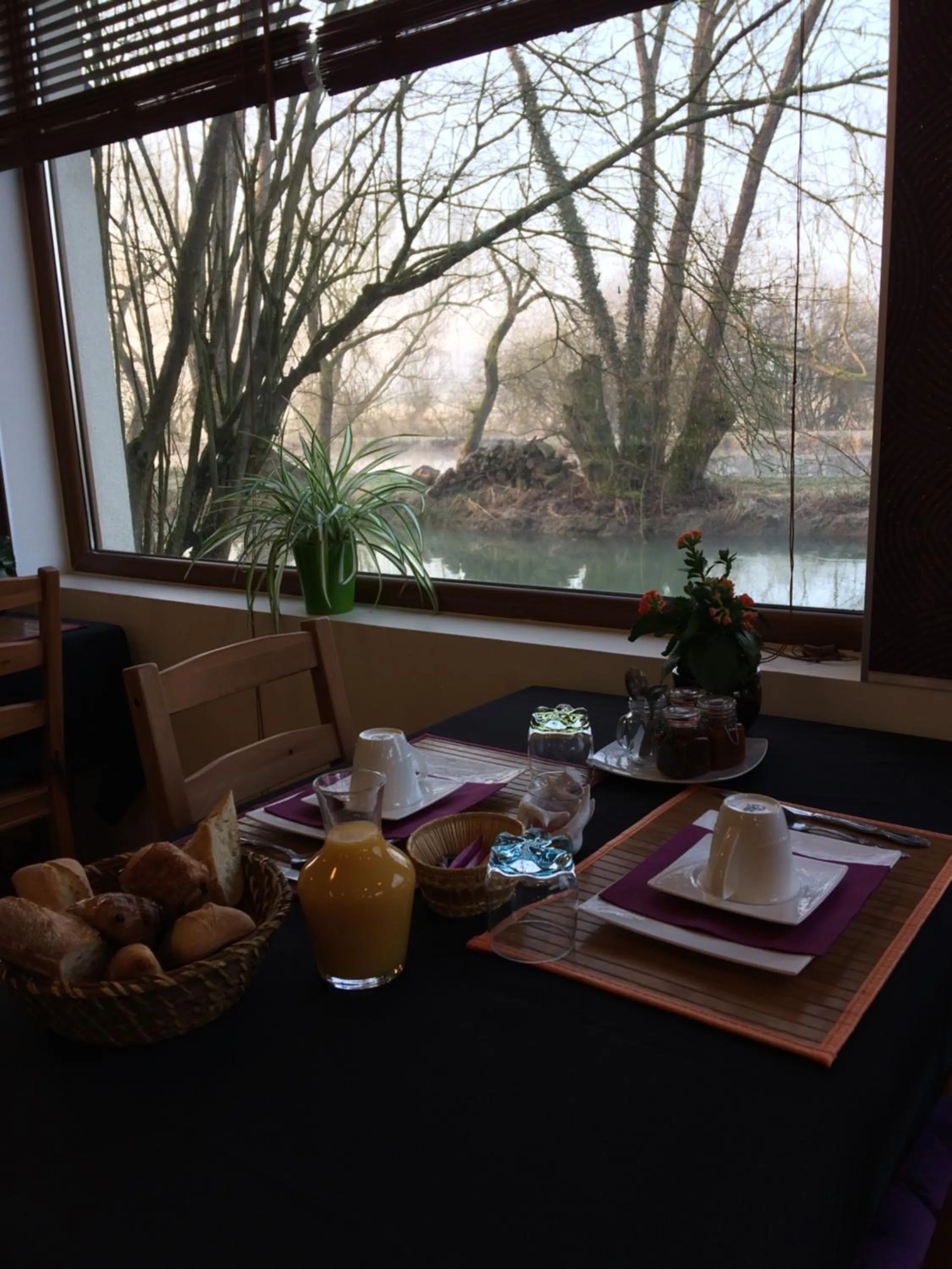 Breakfast in LOGIS Hôtel Le Chantoiseau