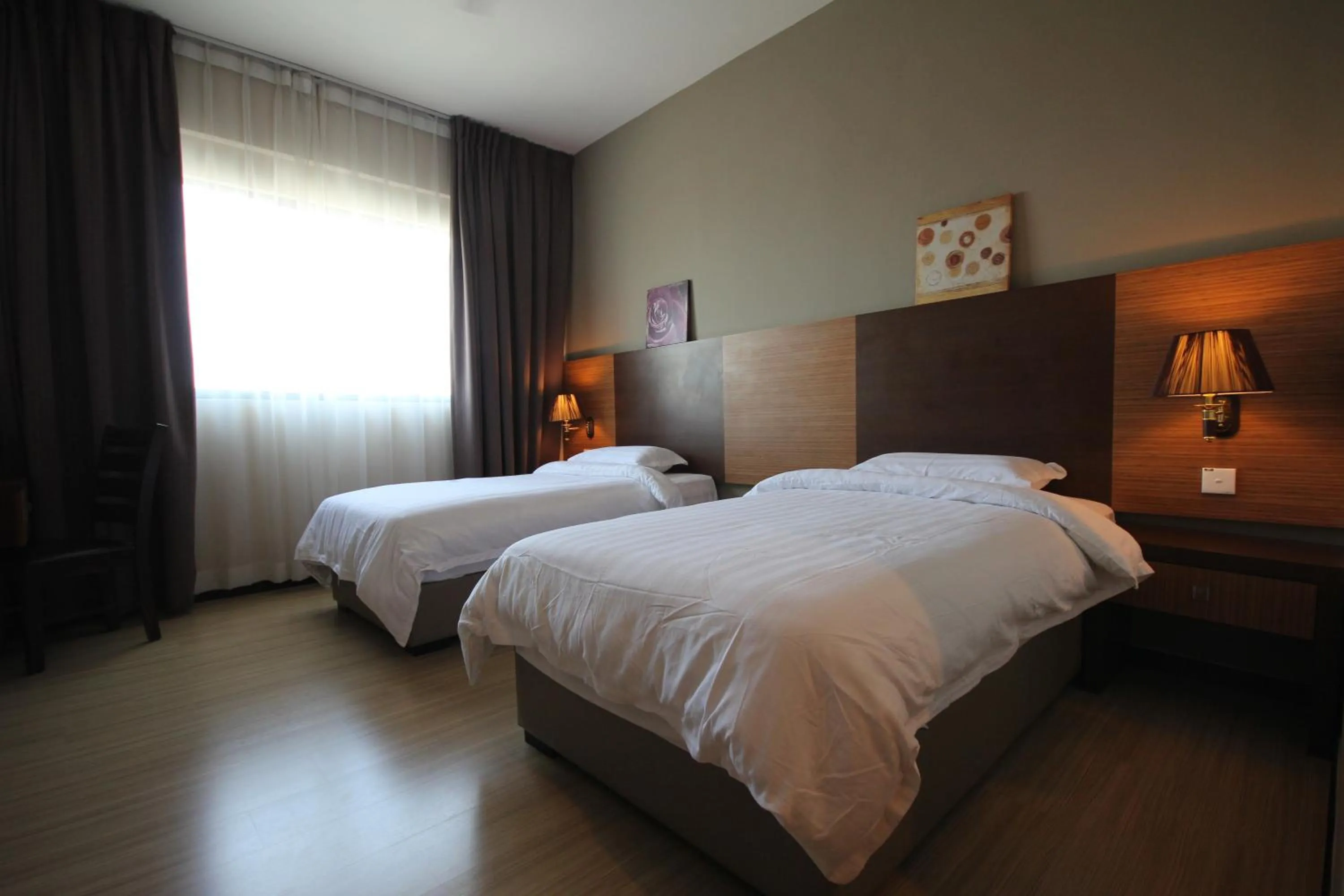Day, Bed in Aroma Hotel