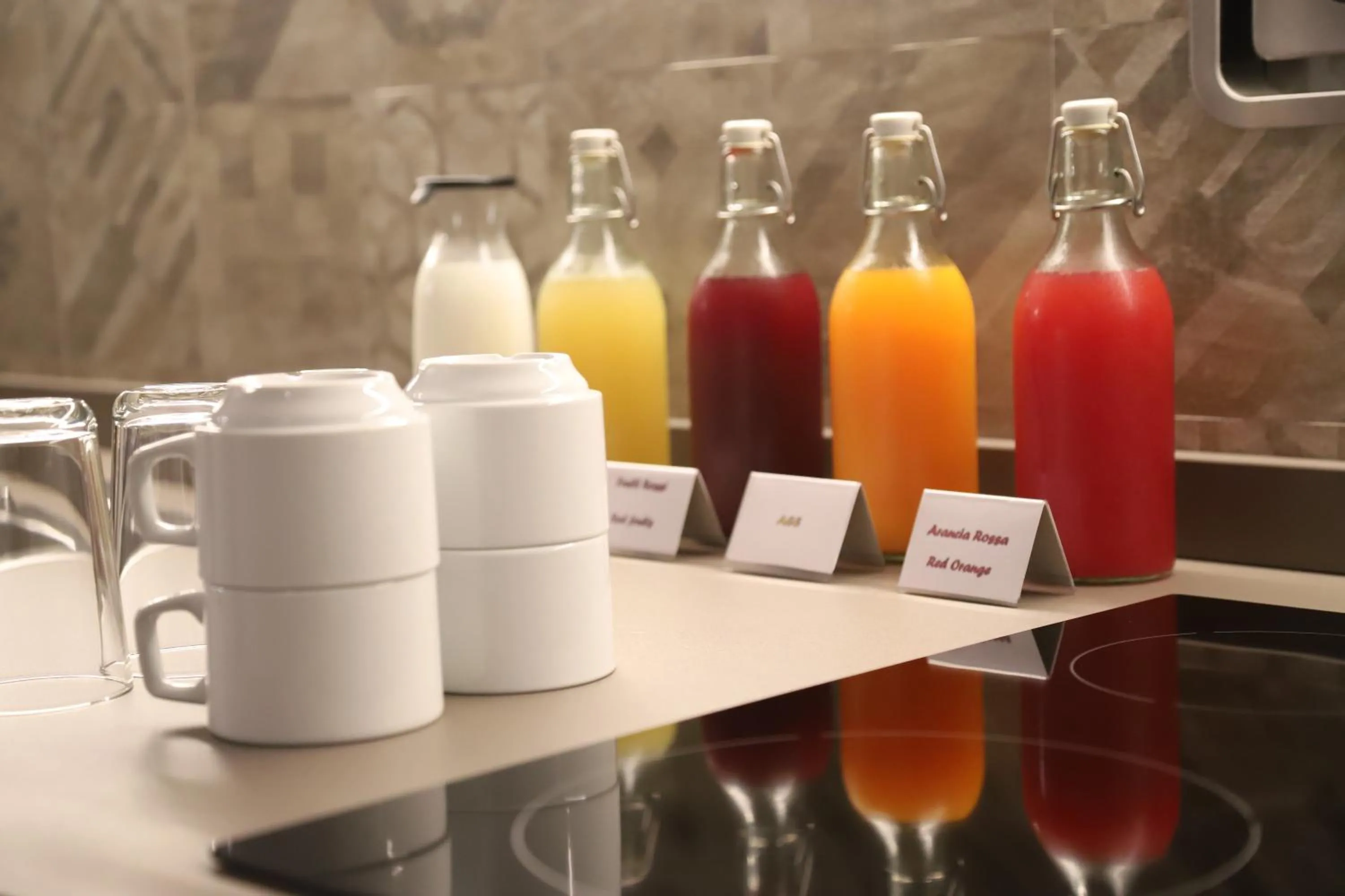 Buffet breakfast in Etna Sunrise b&b