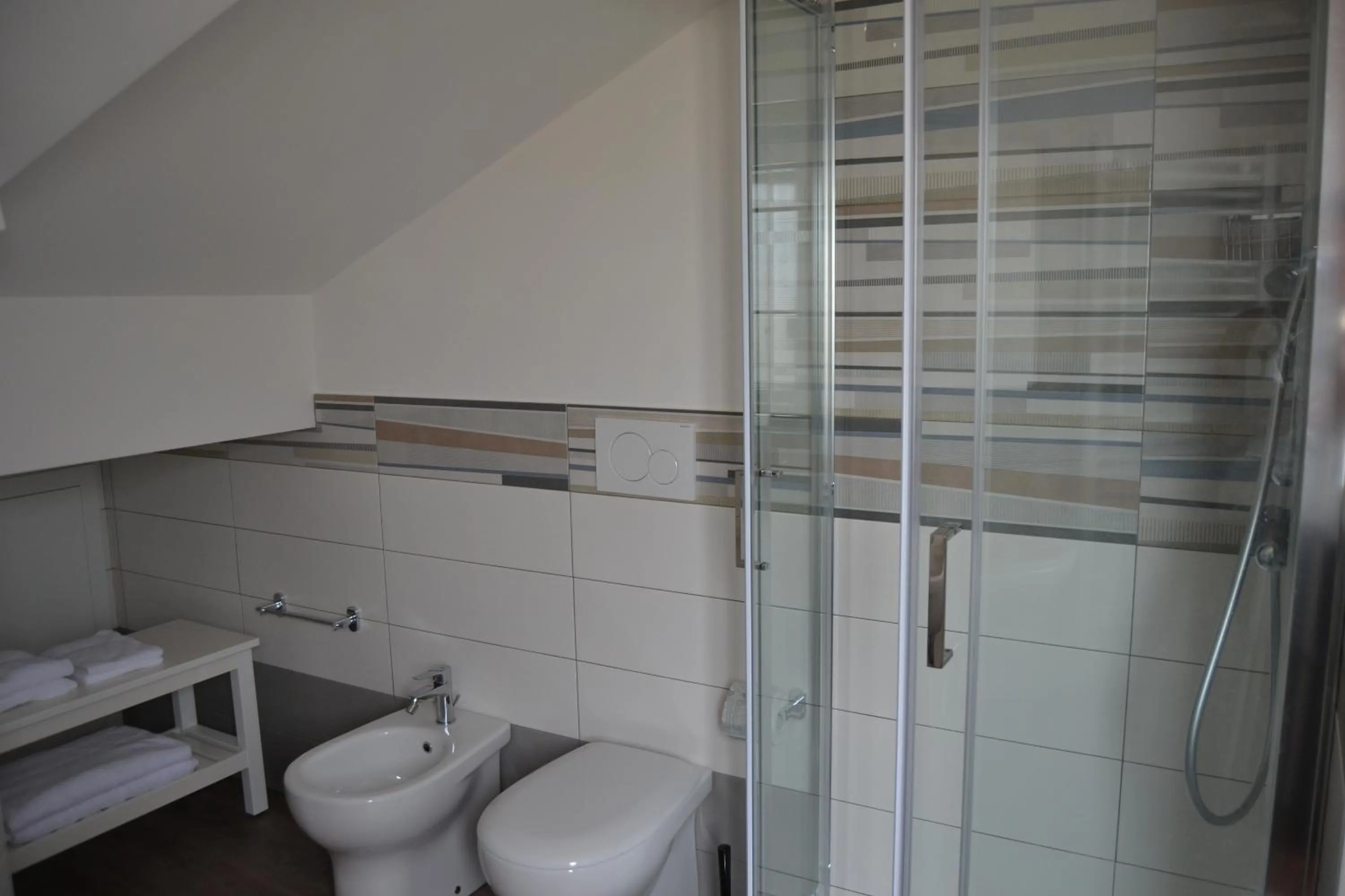 Shower in Etna Sunrise b&b