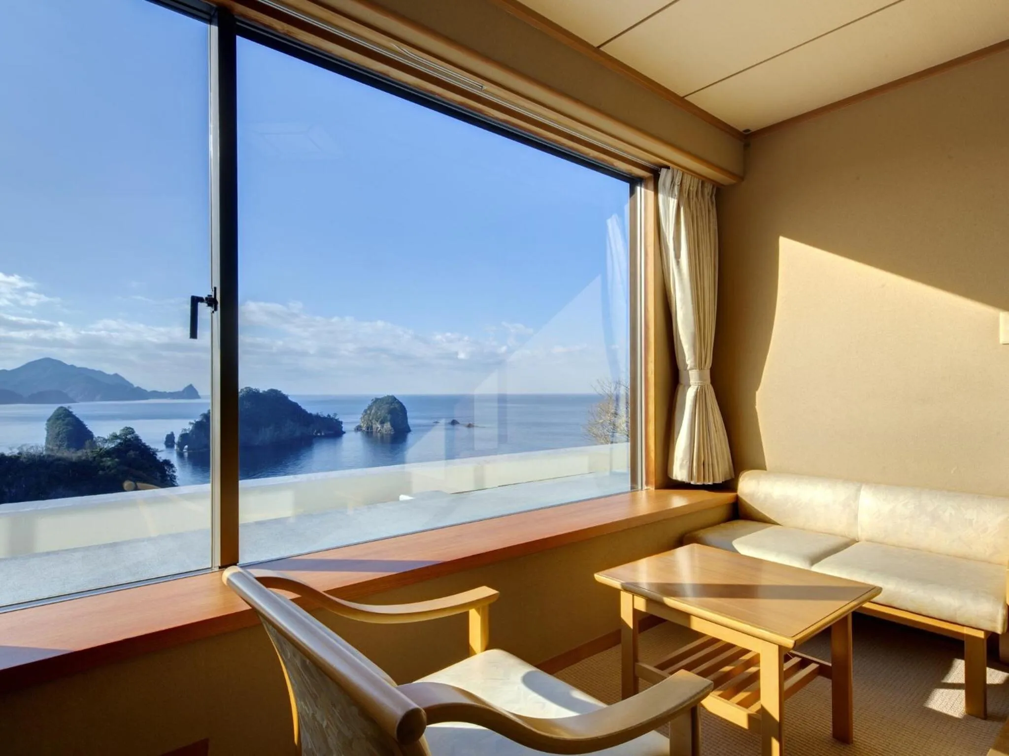 Photo of the whole room in Dogashima New Ginsui