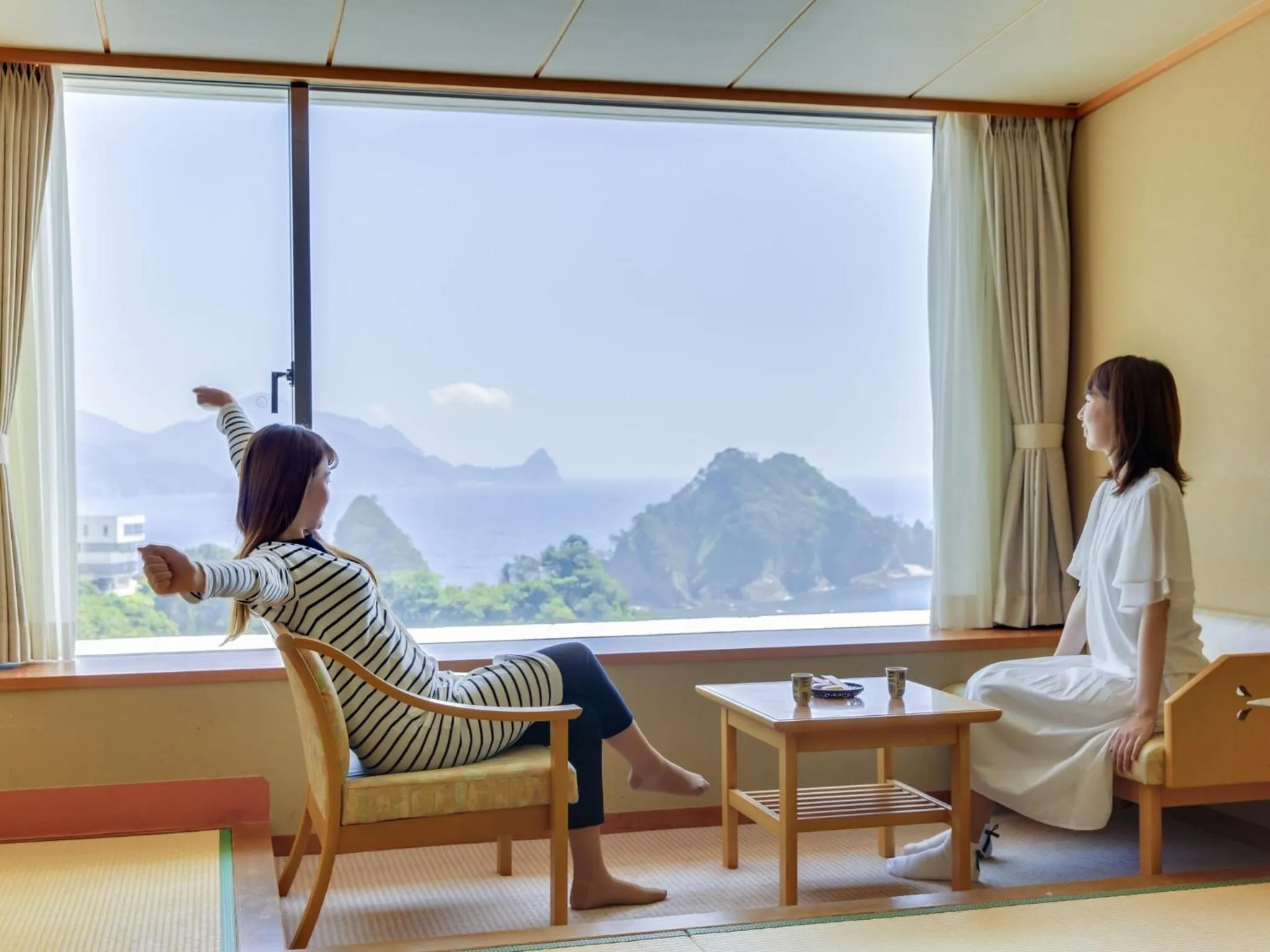 Photo of the whole room in Dogashima New Ginsui