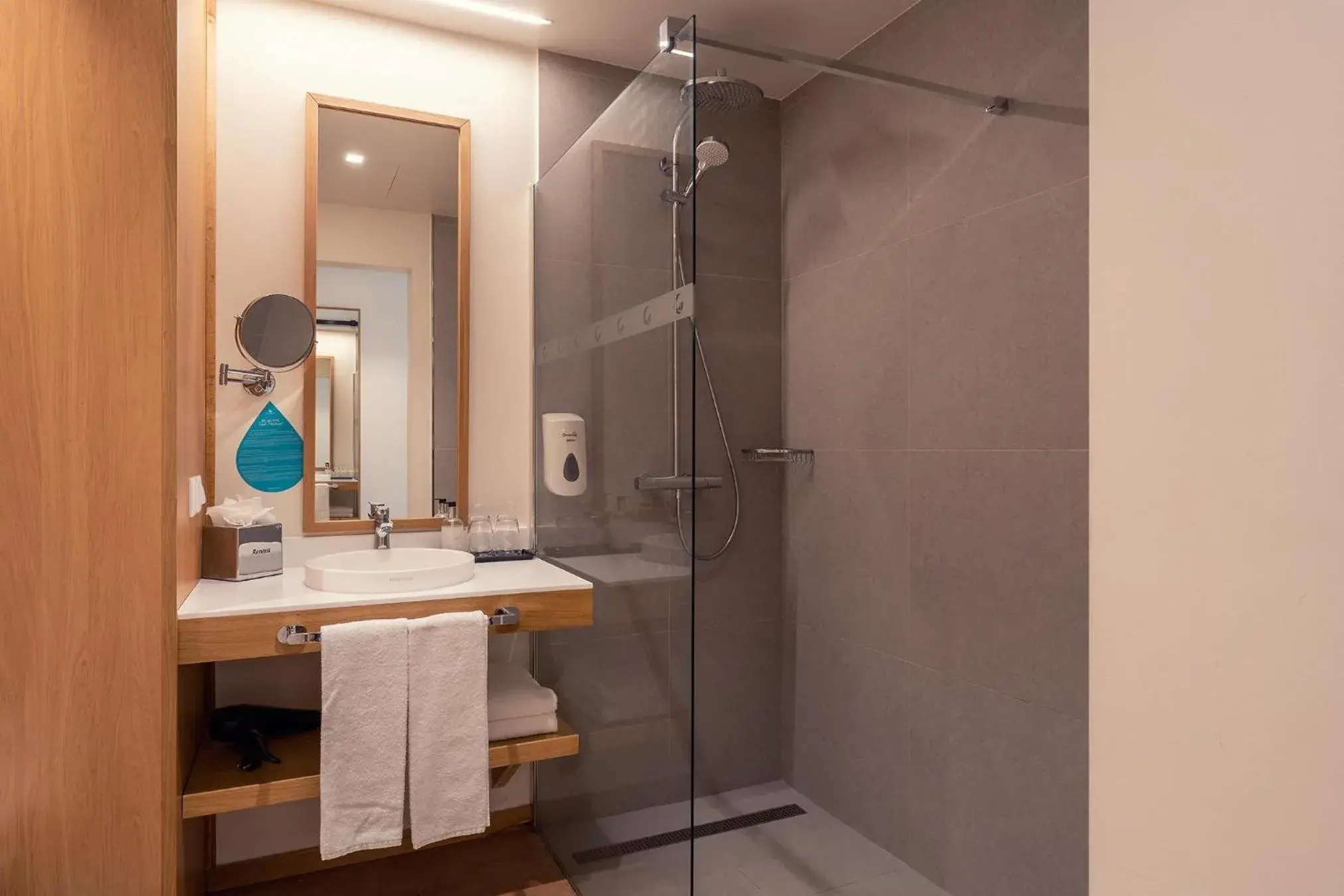 Bathroom in Sentido Galomar - Adults Only Bathroom in Sentido Galomar - Adults Only