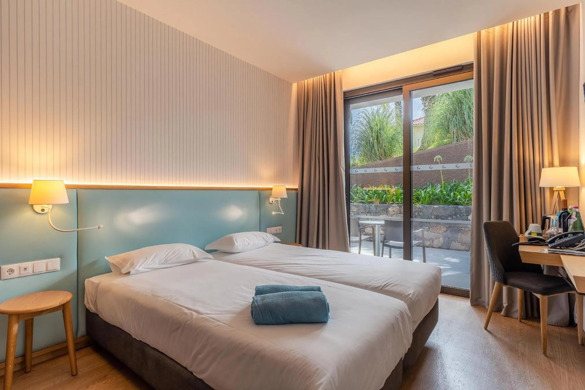 Photo of the whole room, Bed in Sentido Galomar - Adults Only