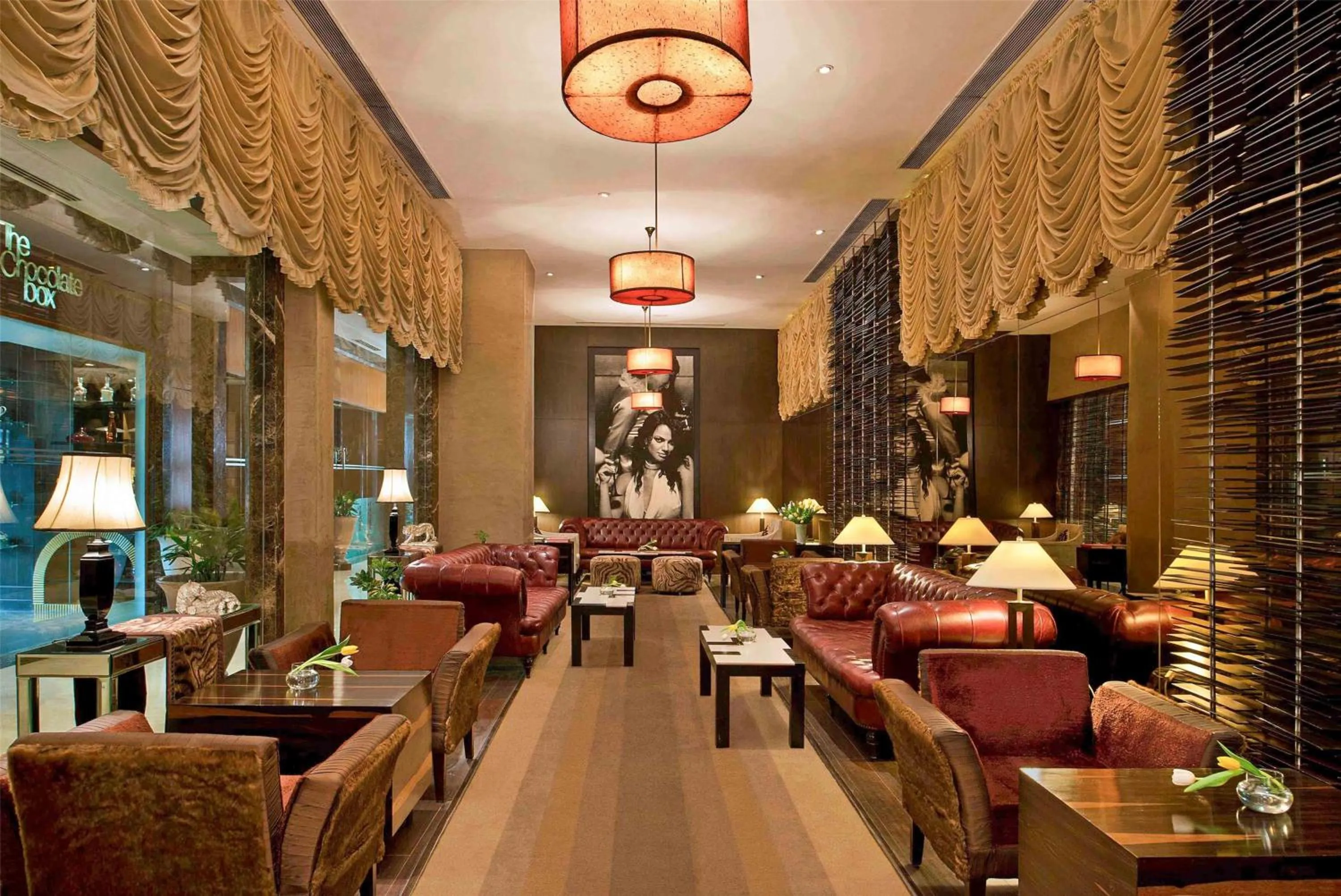 Restaurant/places to eat in Radisson Blu MBD Hotel Noida