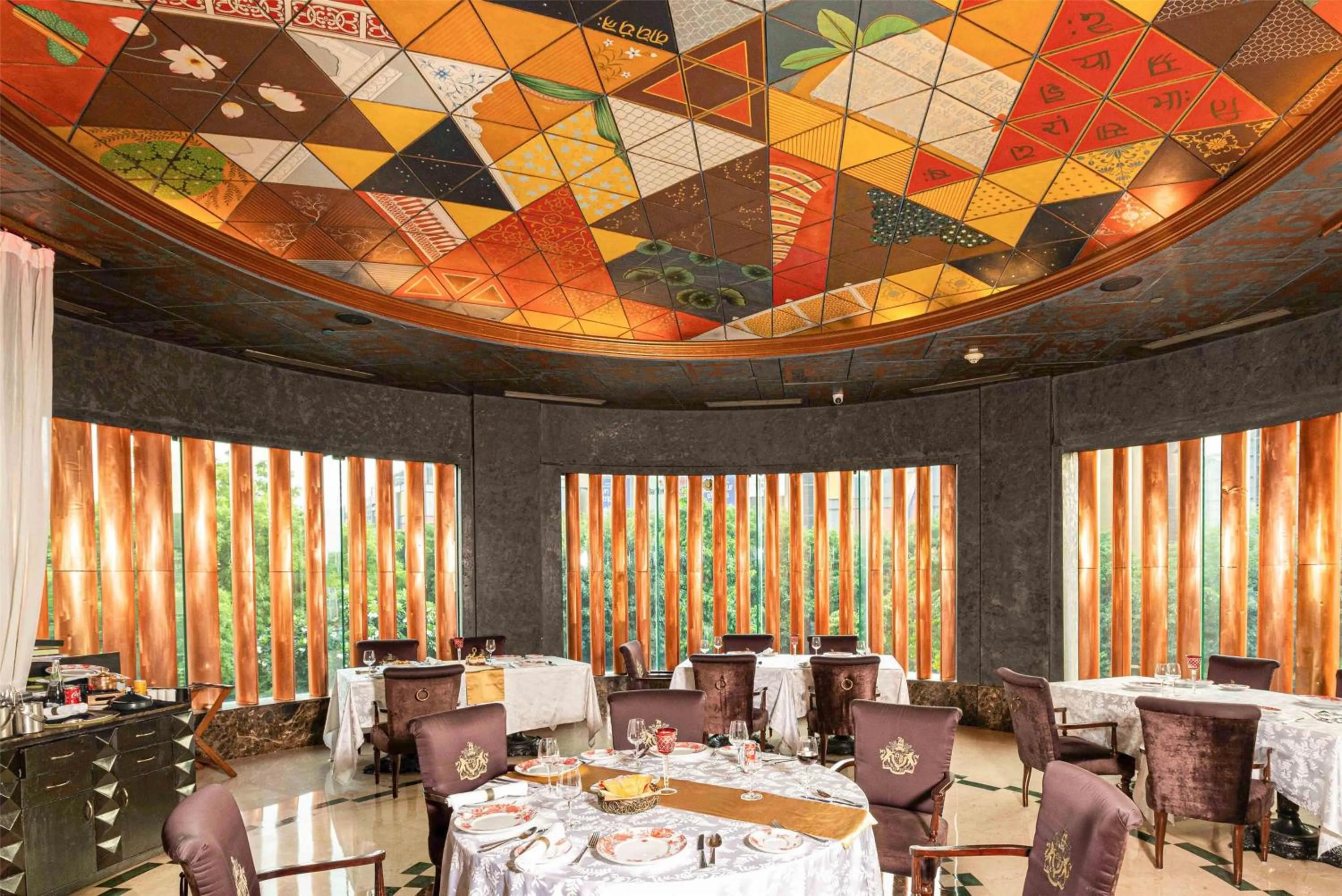 Restaurant/places to eat in Radisson Blu MBD Hotel Noida