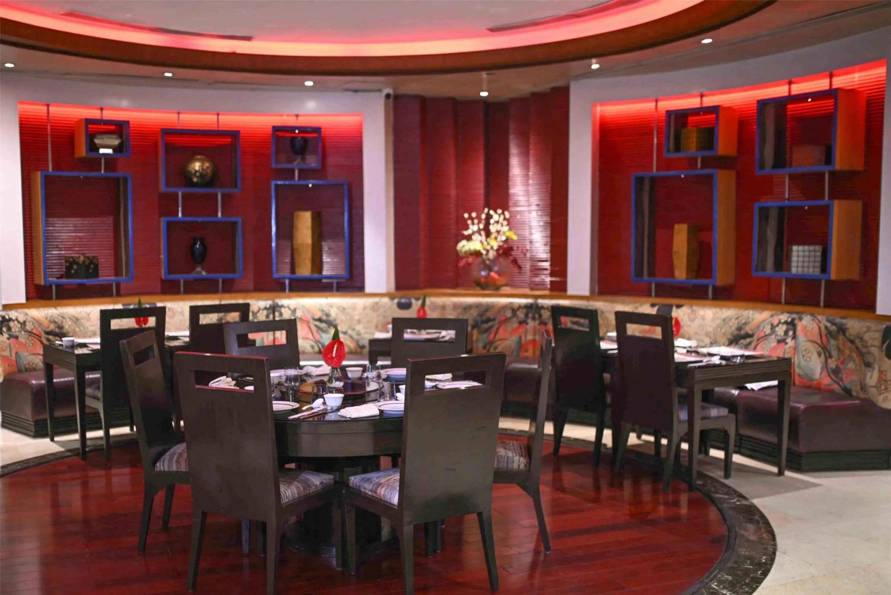 Restaurant/places to eat in Radisson Blu MBD Hotel Noida