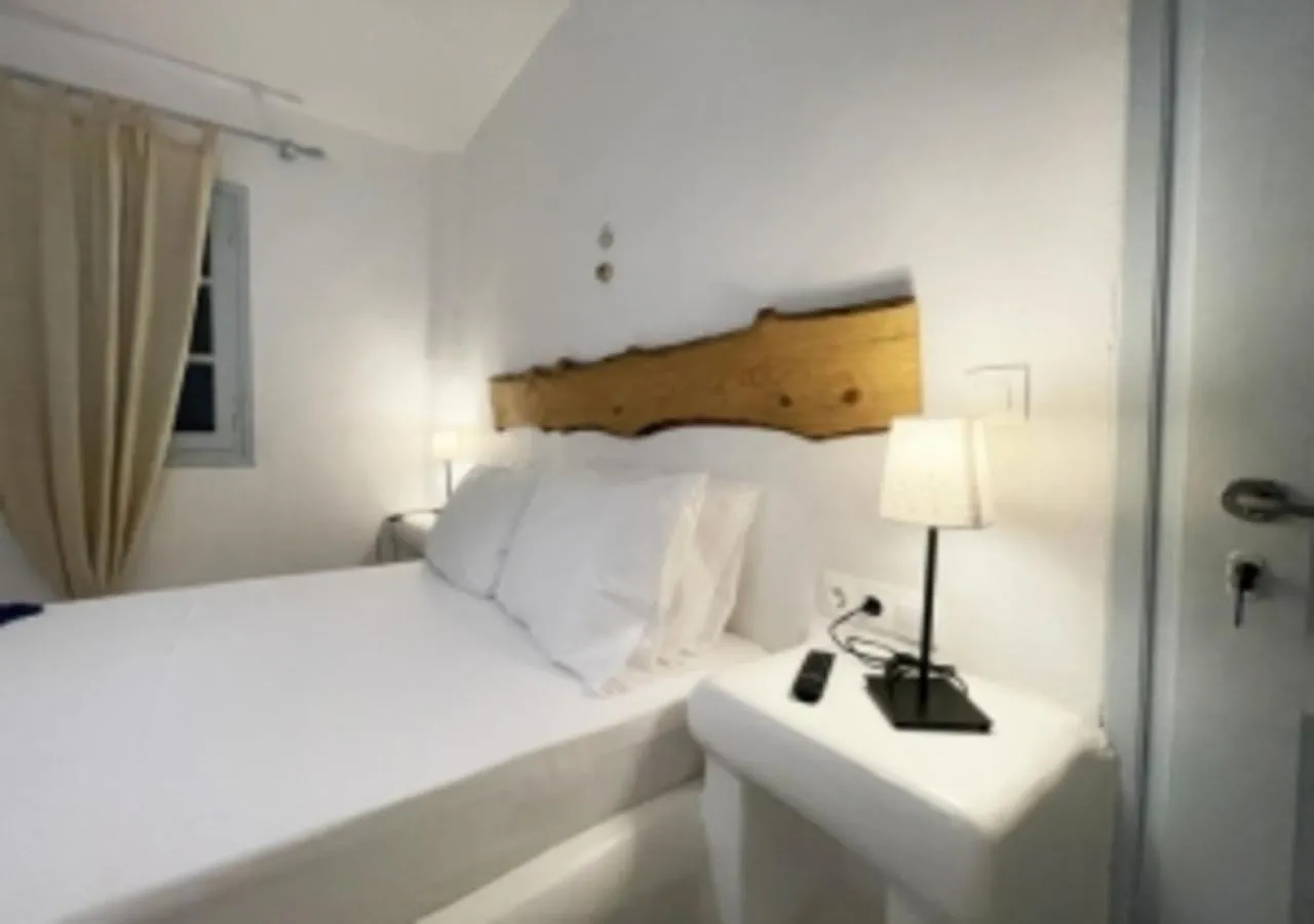 Bed in Glaros Hotel (By The Sea)