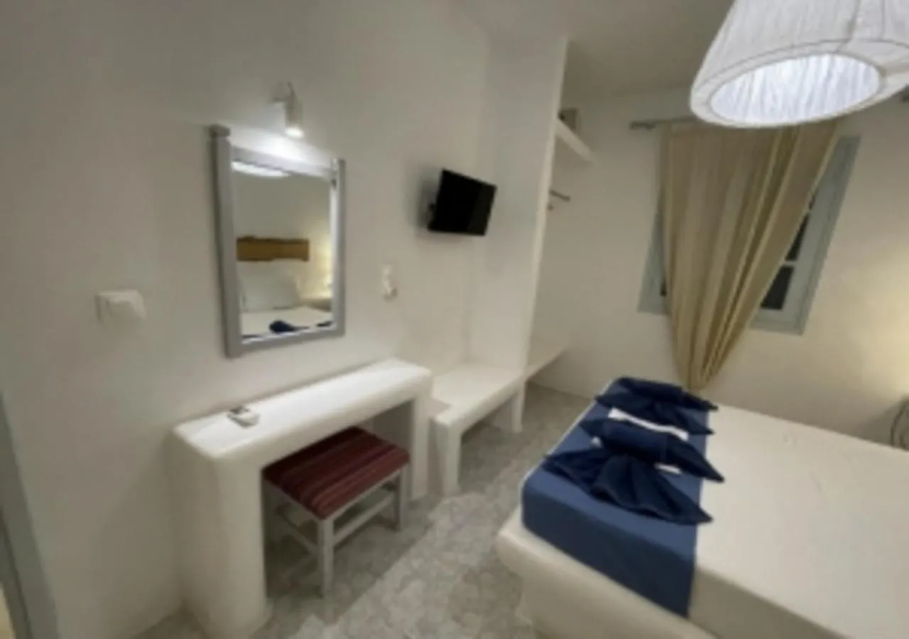 Bed in Glaros Hotel (By The Sea)