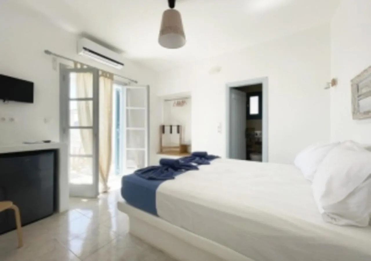 Bed in Glaros Hotel (By The Sea)