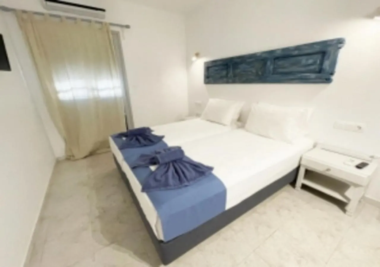 Bed in Glaros Hotel (By The Sea)