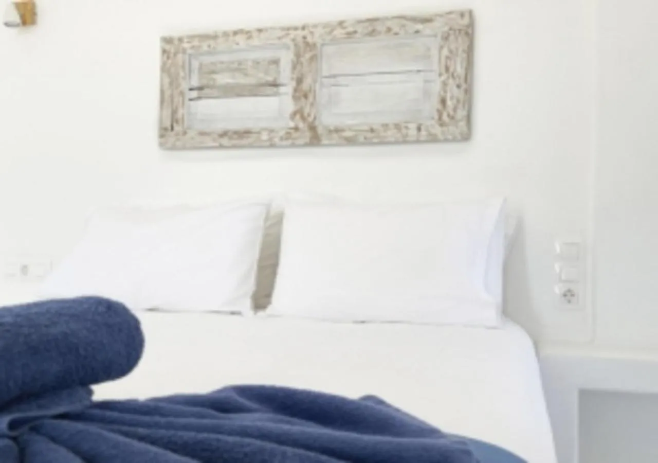 Bed in Glaros Hotel (By The Sea)