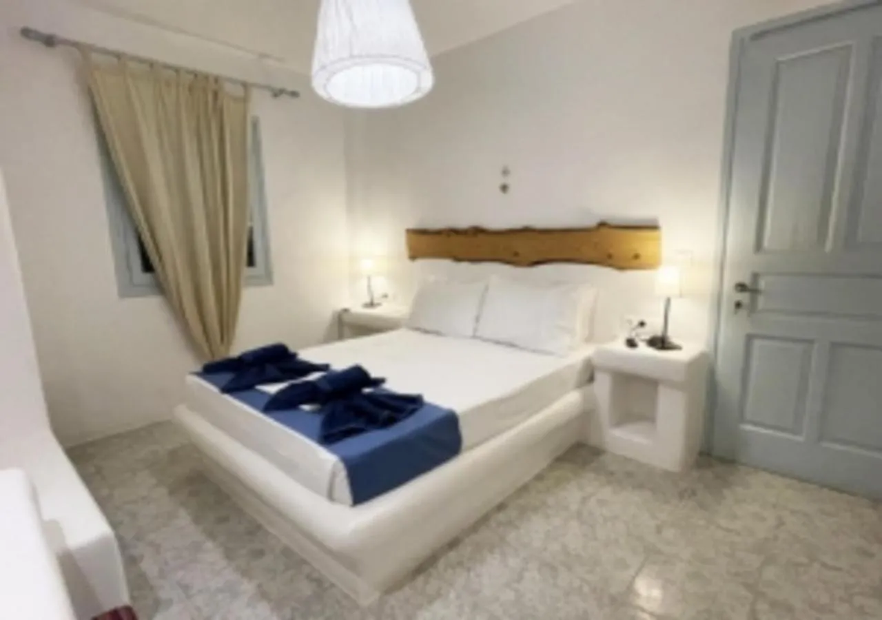Bed in Glaros Hotel (By The Sea)