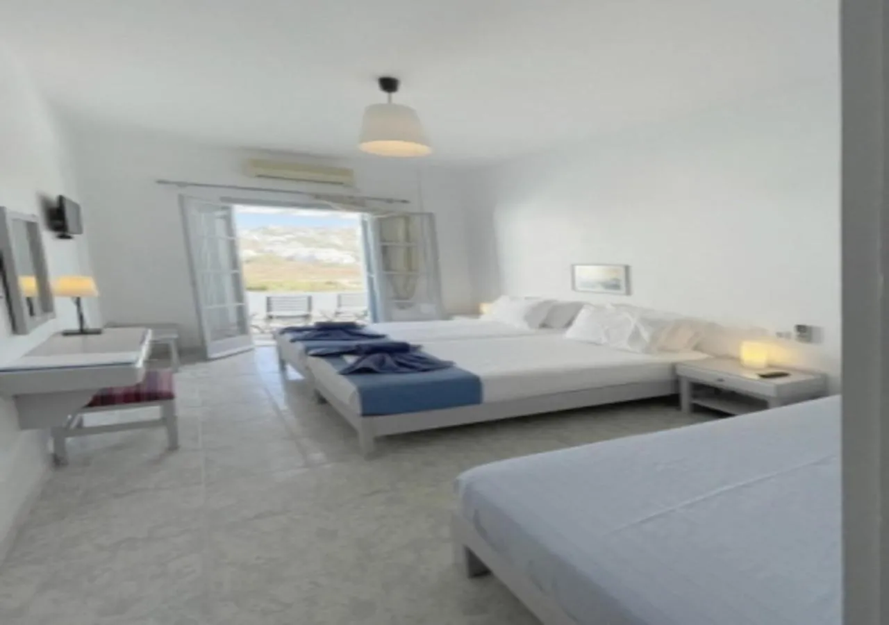 Bed in Glaros Hotel (By The Sea)
