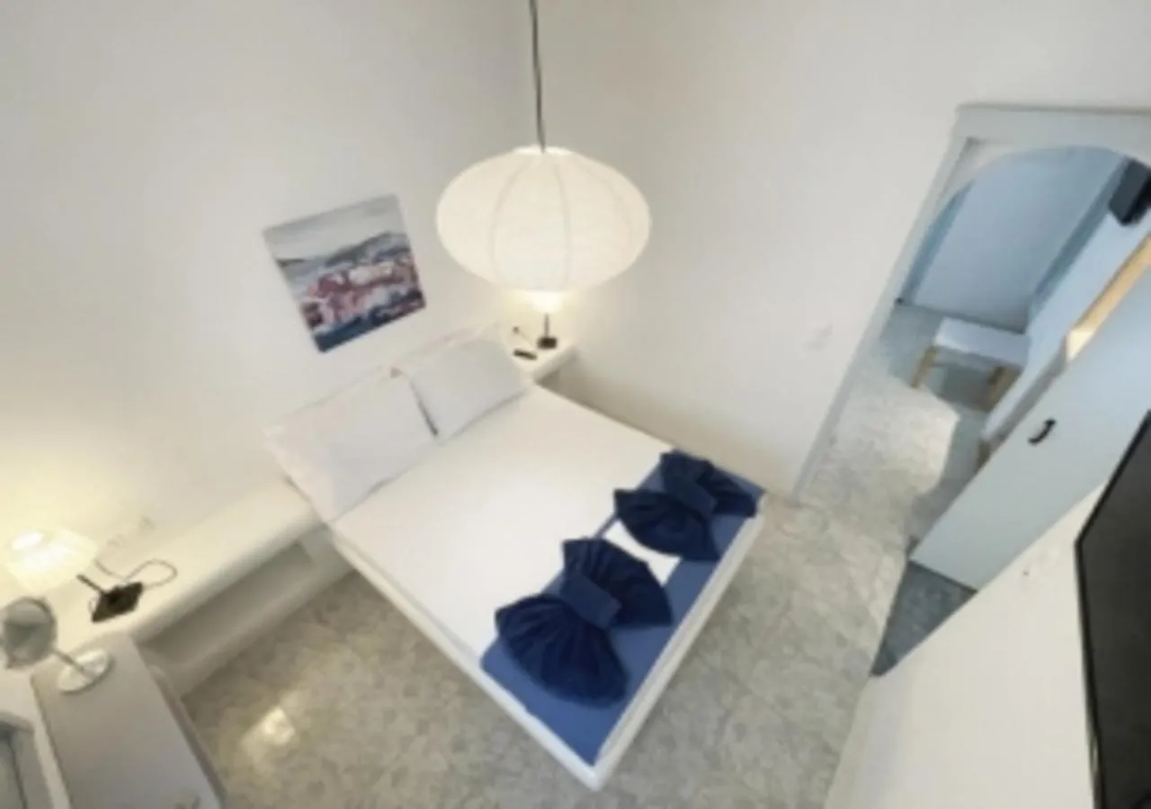 Bed in Glaros Hotel (By The Sea)