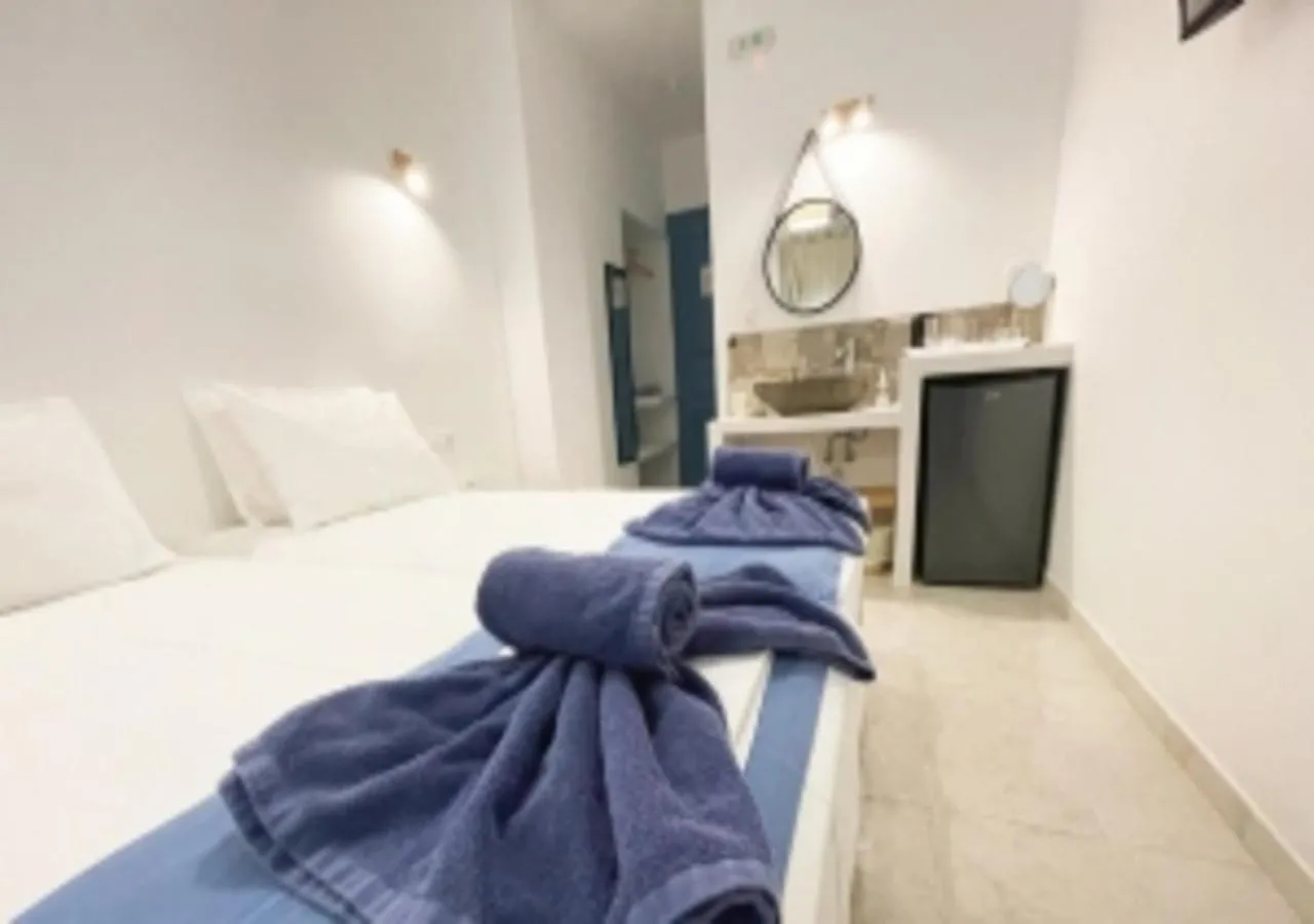 Bed in Glaros Hotel (By The Sea)