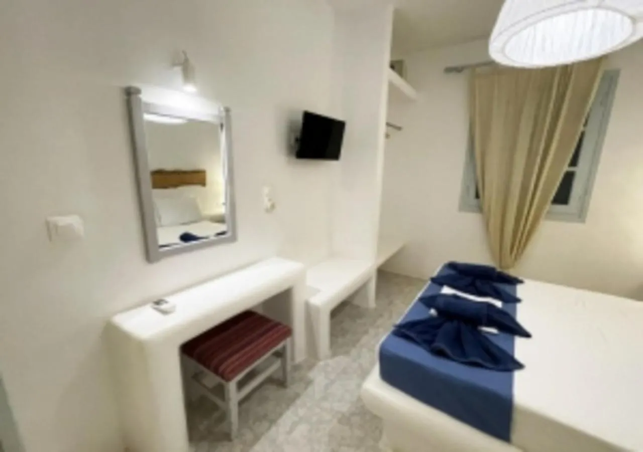 Bed in Glaros Hotel (By The Sea)