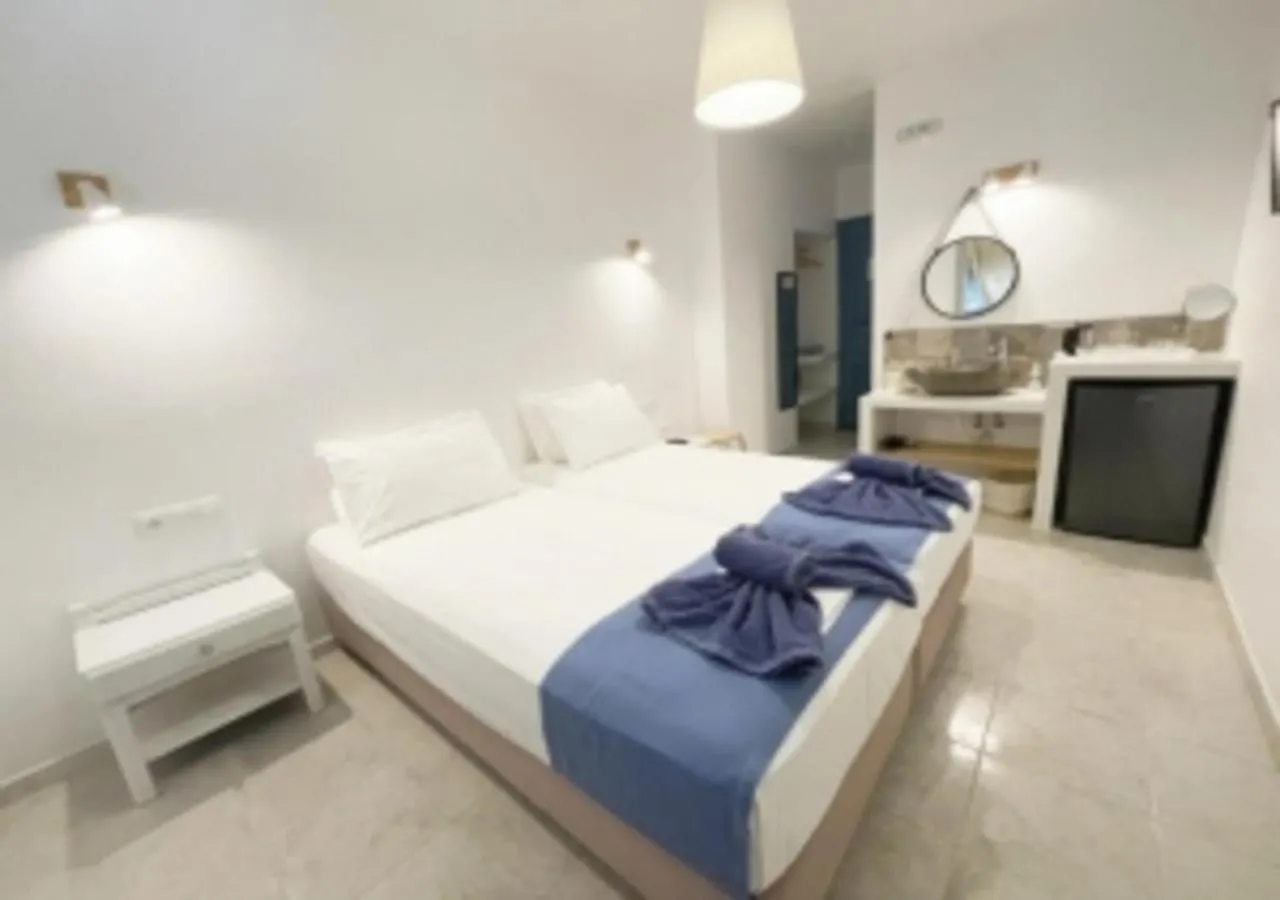 Bed in Glaros Hotel (By The Sea)