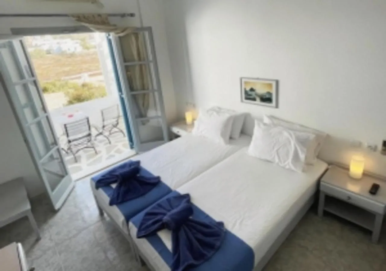 Bed in Glaros Hotel (By The Sea)