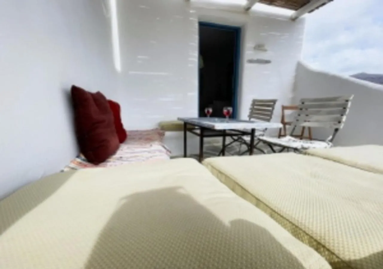 Bed in Glaros Hotel (By The Sea)