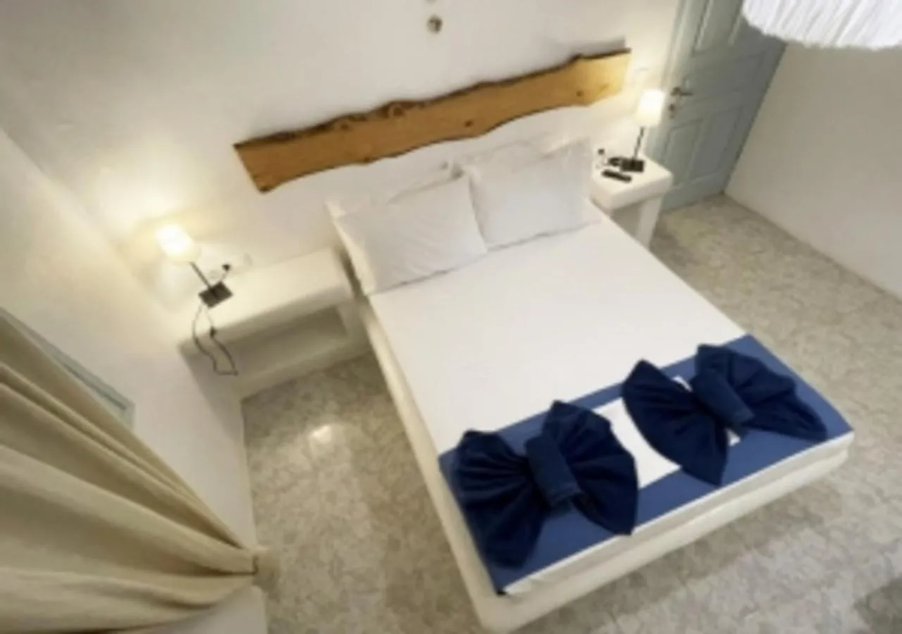 Bed in Glaros Hotel (By The Sea)