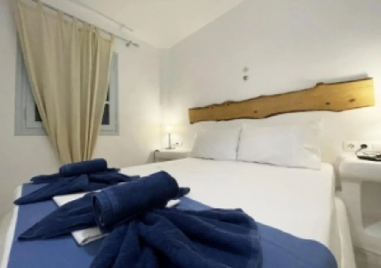 Bed in Glaros Hotel (By The Sea)