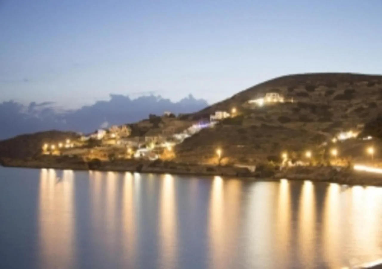 Glaros Hotel (By The Sea)