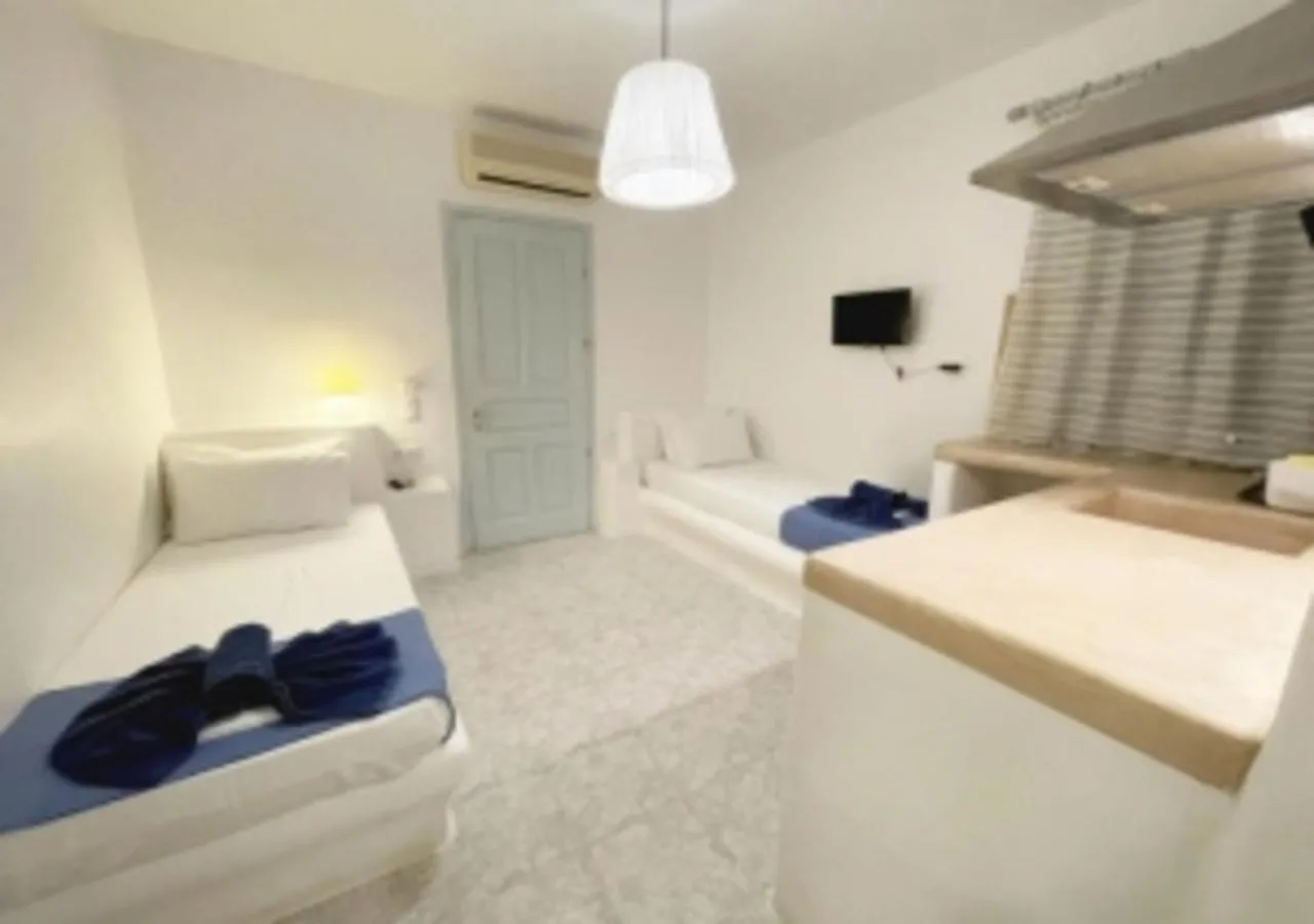 Bed in Glaros Hotel (By The Sea)