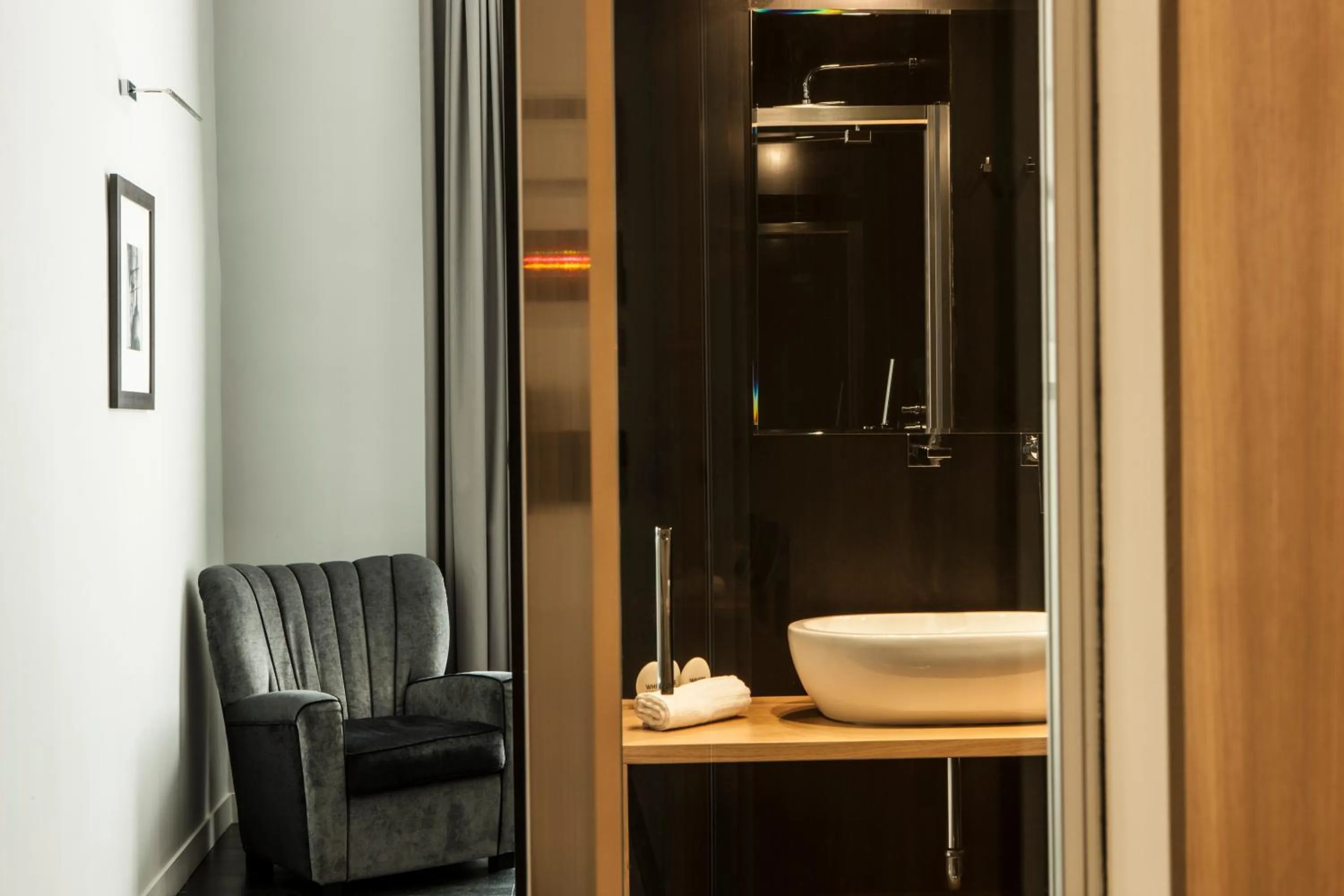 Shower in Suite Art Navona