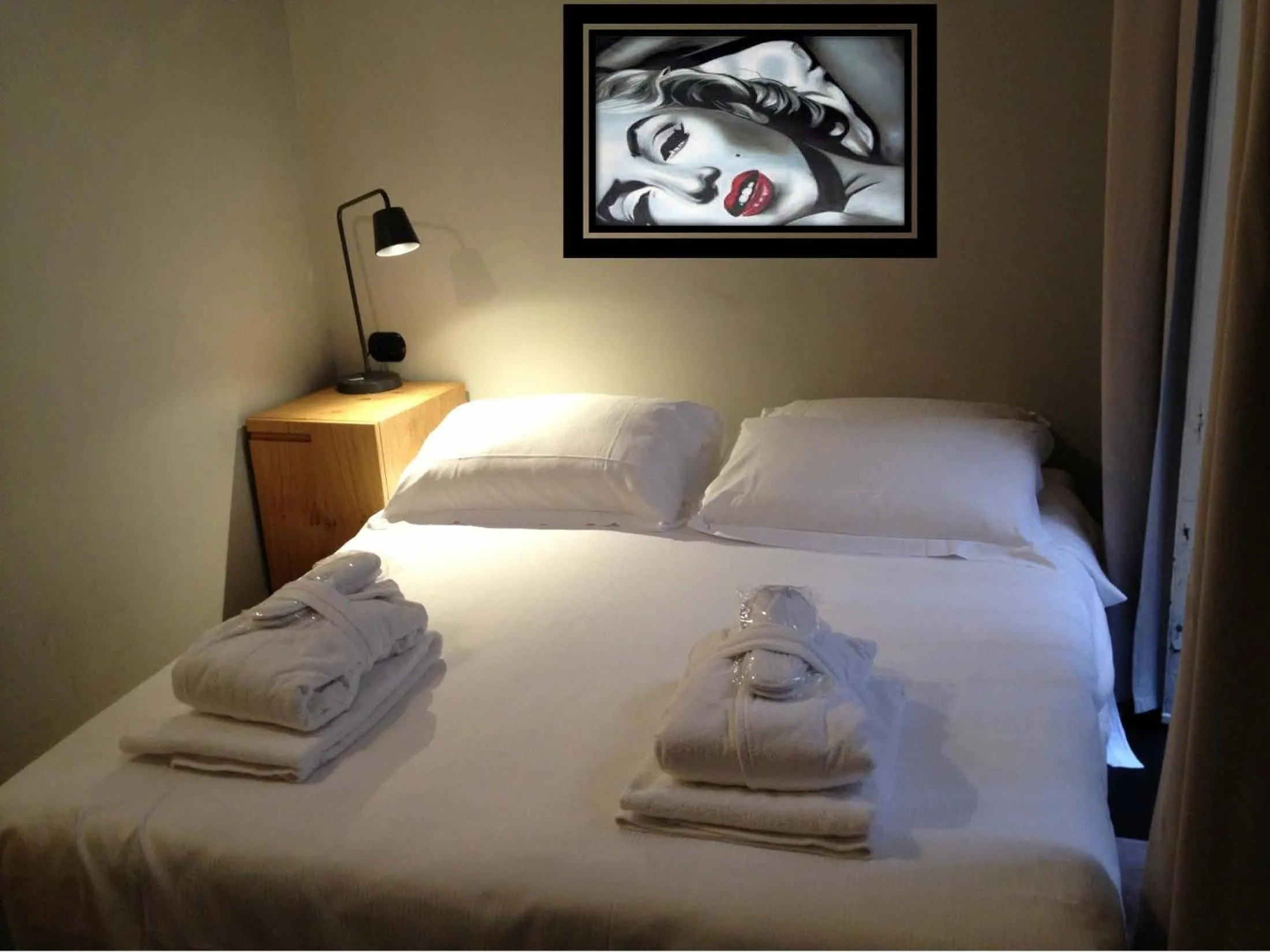 Bed in Suite Art Navona