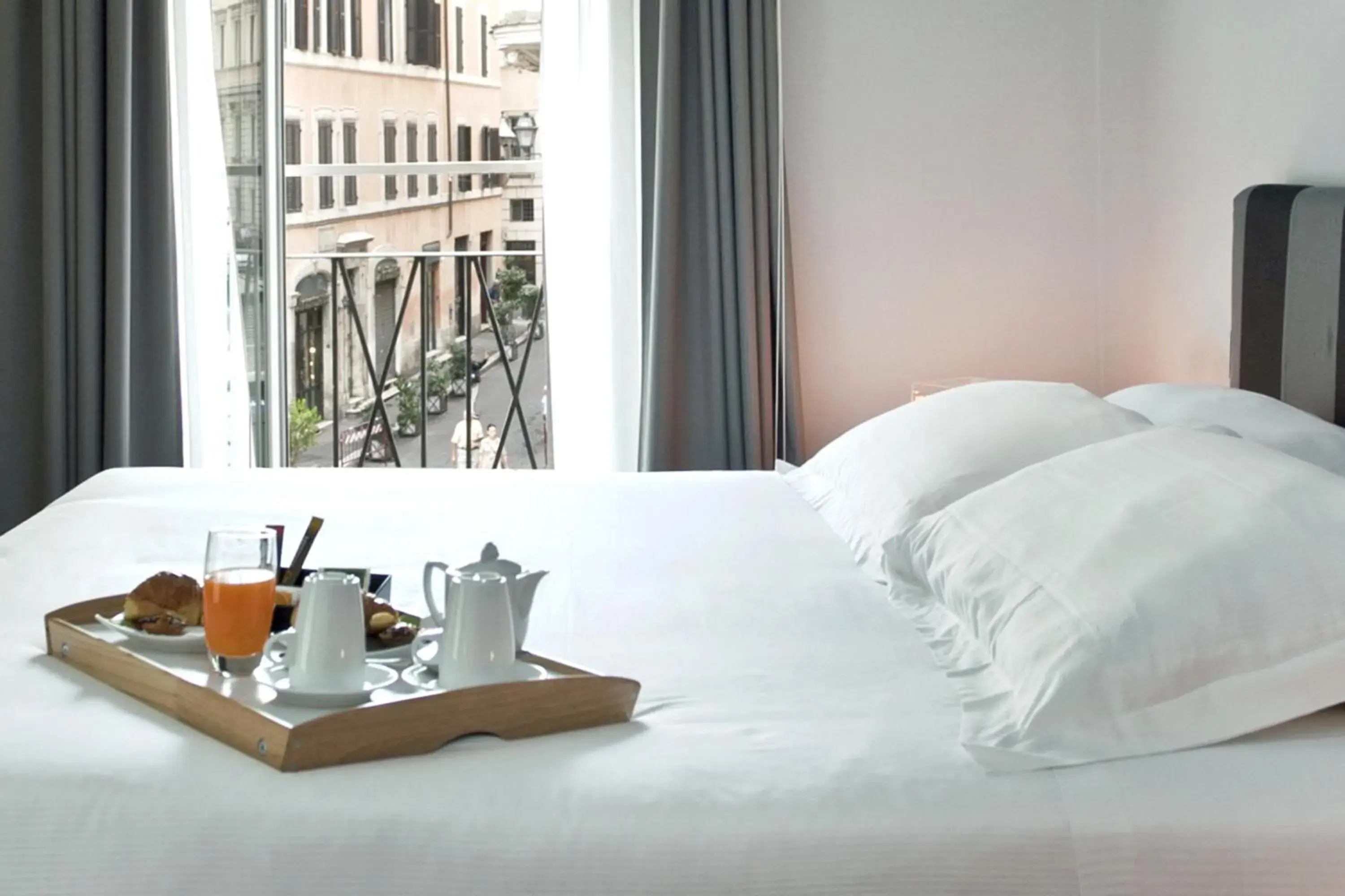 Bed in Suite Art Navona Bed in Suite Art Navona