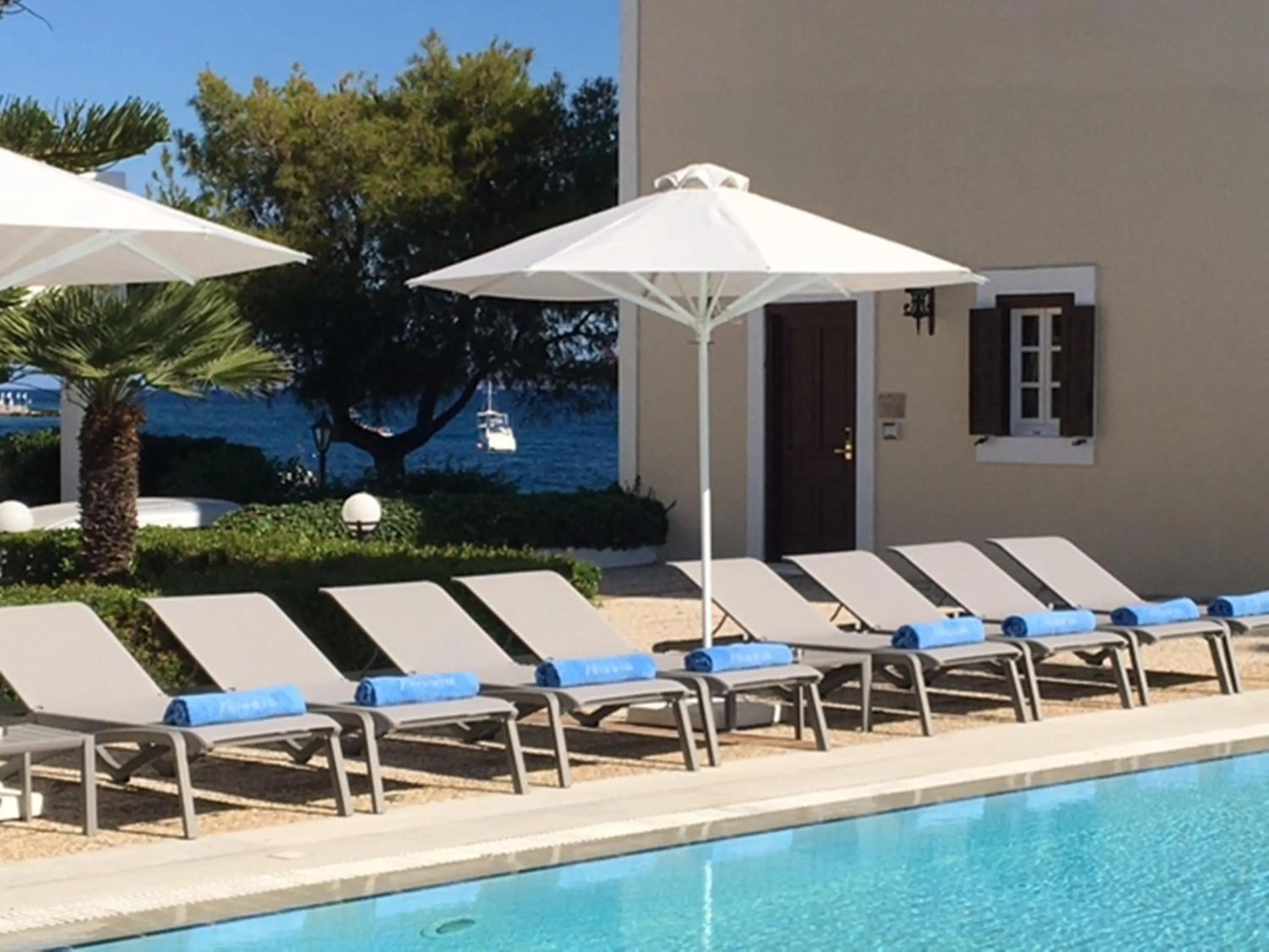 Swimming pool in Nissia Traditional Residences Spetses