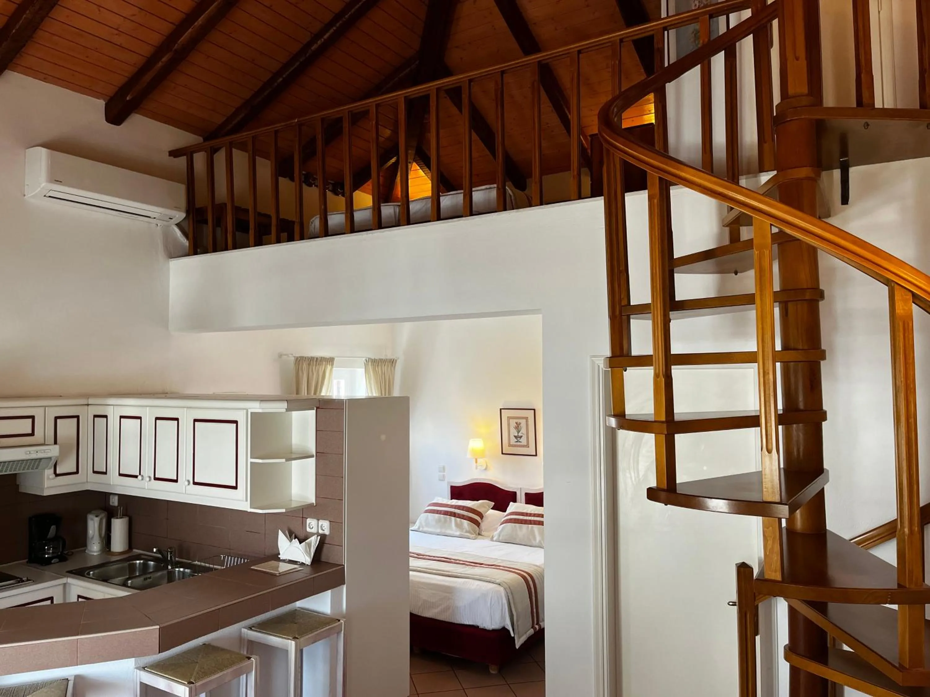 Photo of the whole room, Bed in Nissia Traditional Residences Spetses