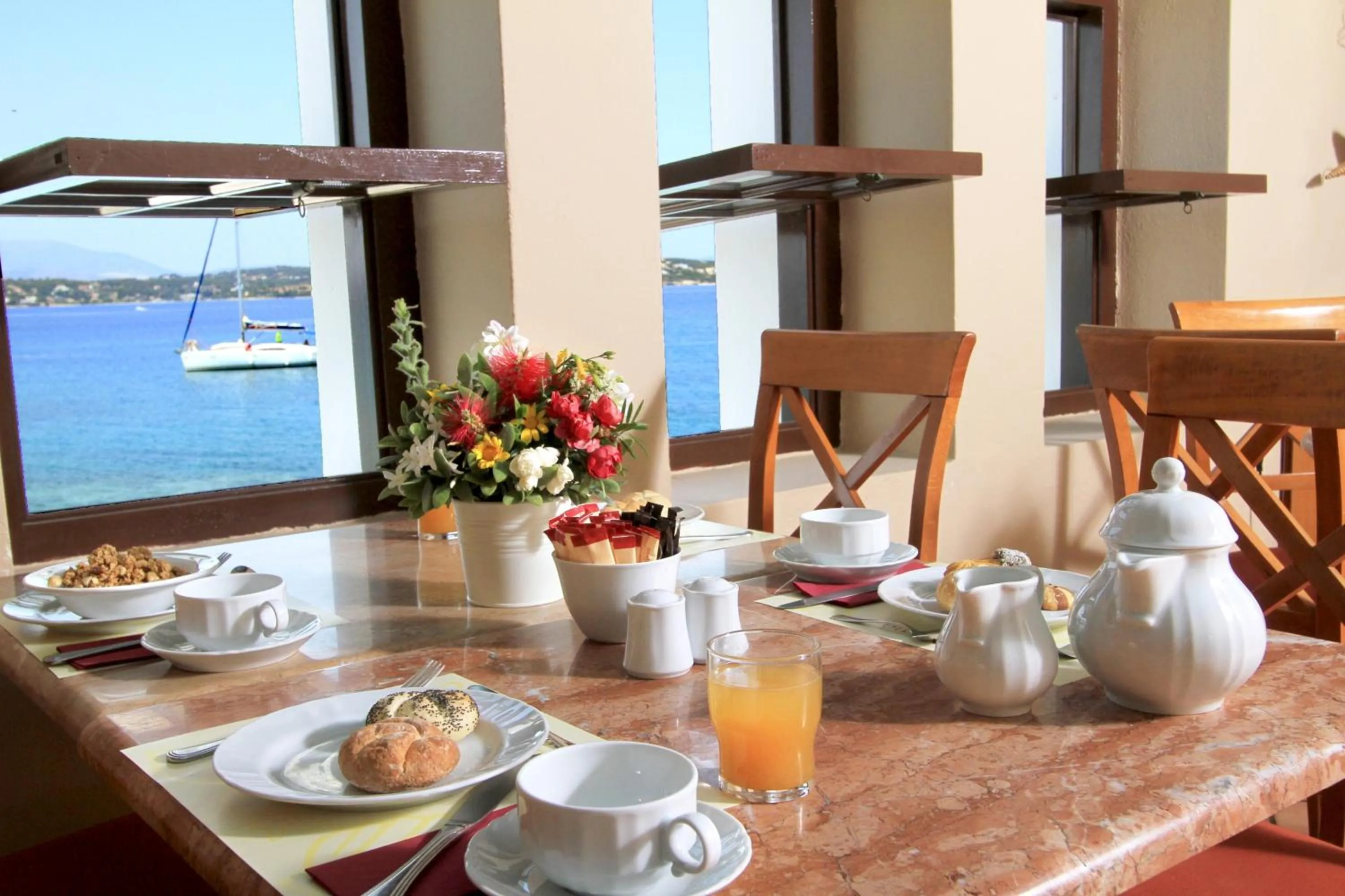 Restaurant/places to eat in Nissia Traditional Residences Spetses