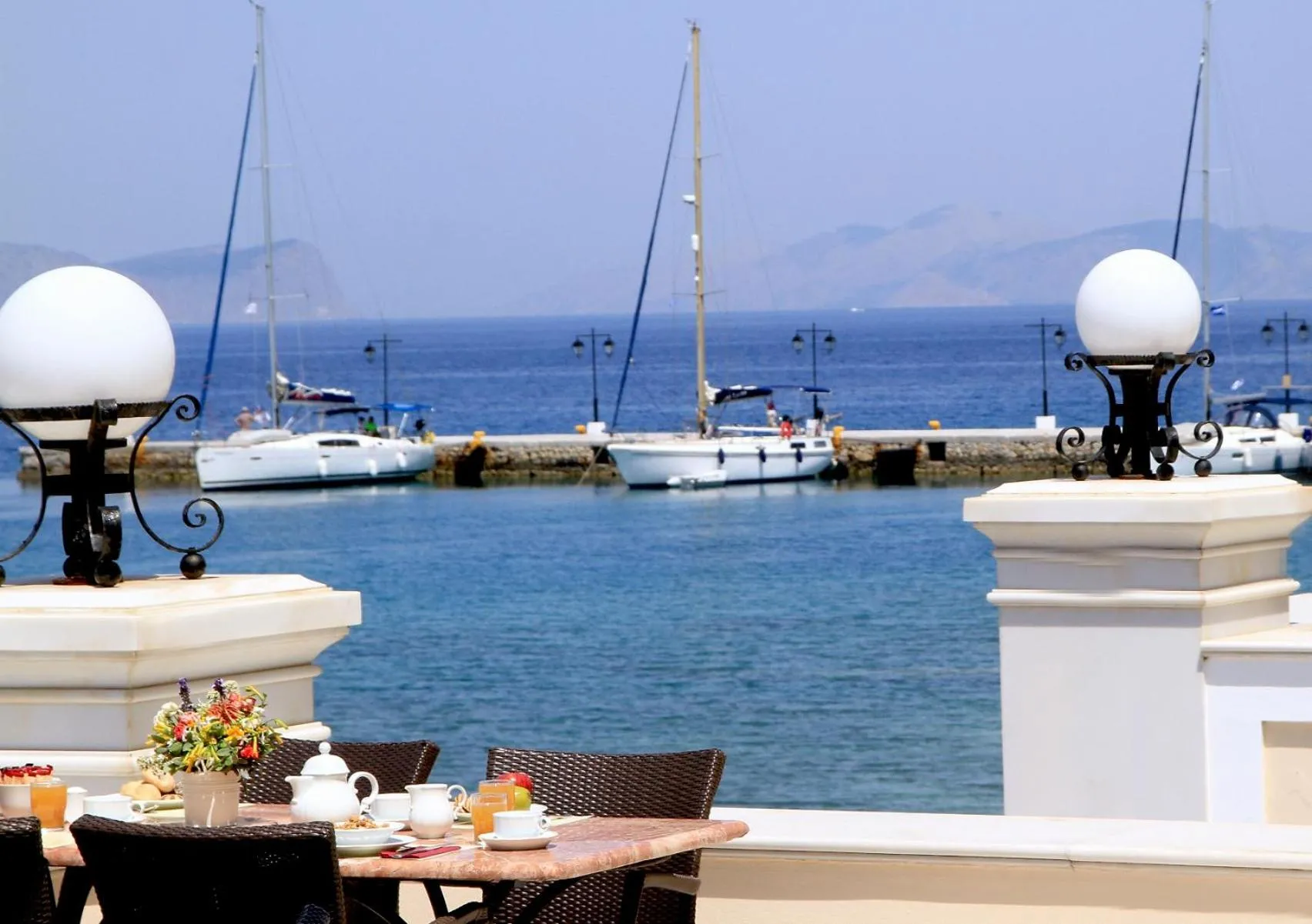 Restaurant/places to eat in Nissia Traditional Residences Spetses