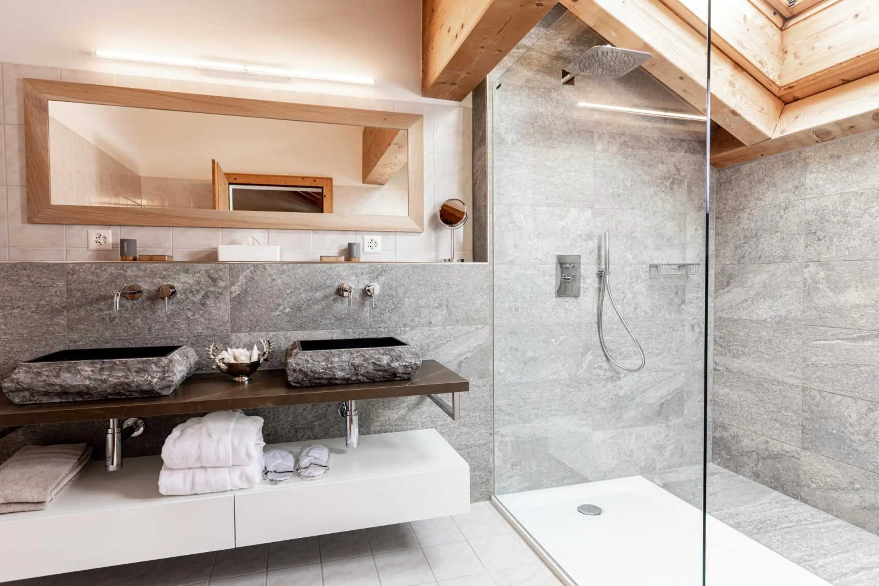 Suite with Mountain View in Hotel Waldhaus am See Suite with Mountain View in Hotel Waldhaus am See