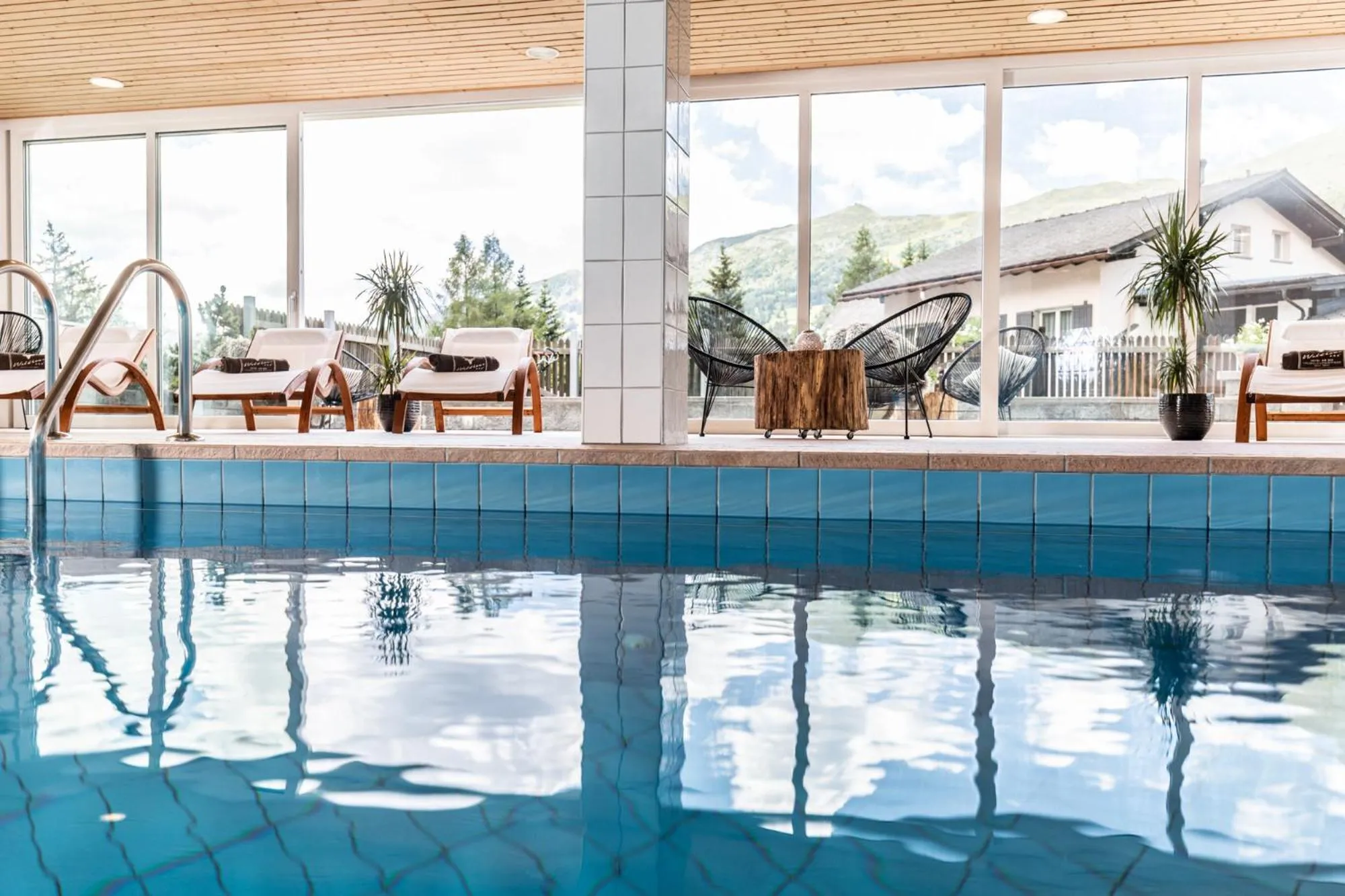 Swimming pool in Hotel Waldhaus am See