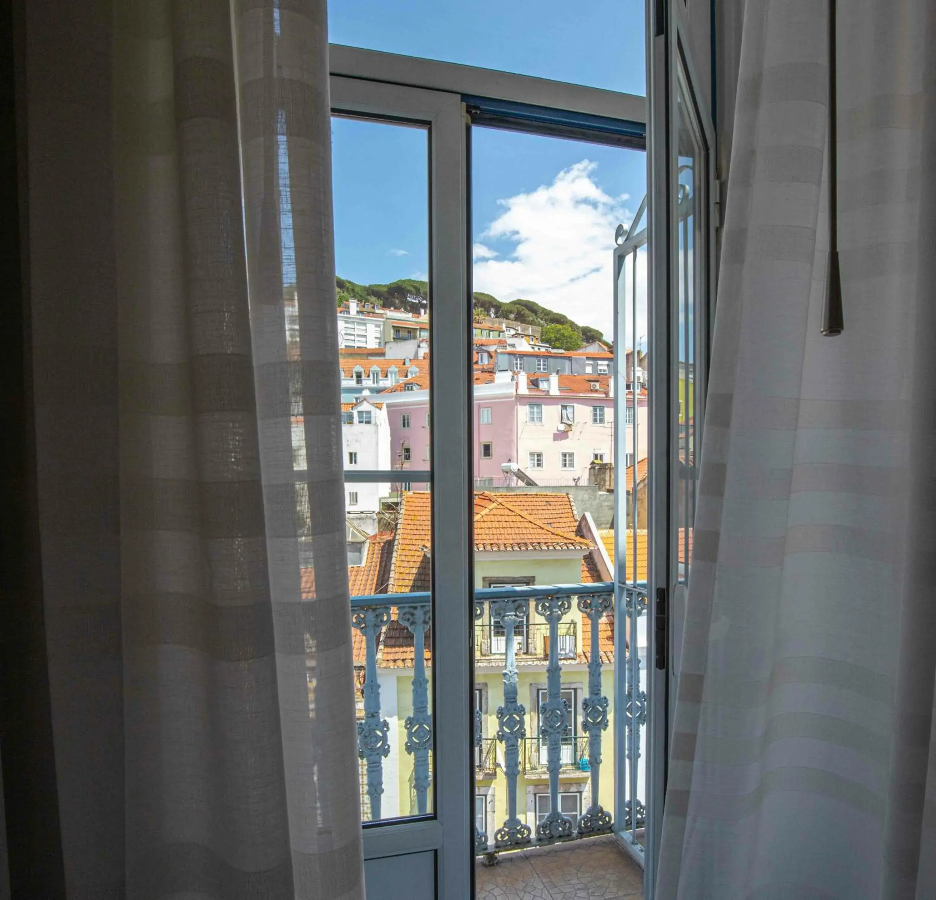 View (from property/room) in Grande Pensao Residencial Alcobia View (from property/room) in Grande Pensao Residencial Alcobia