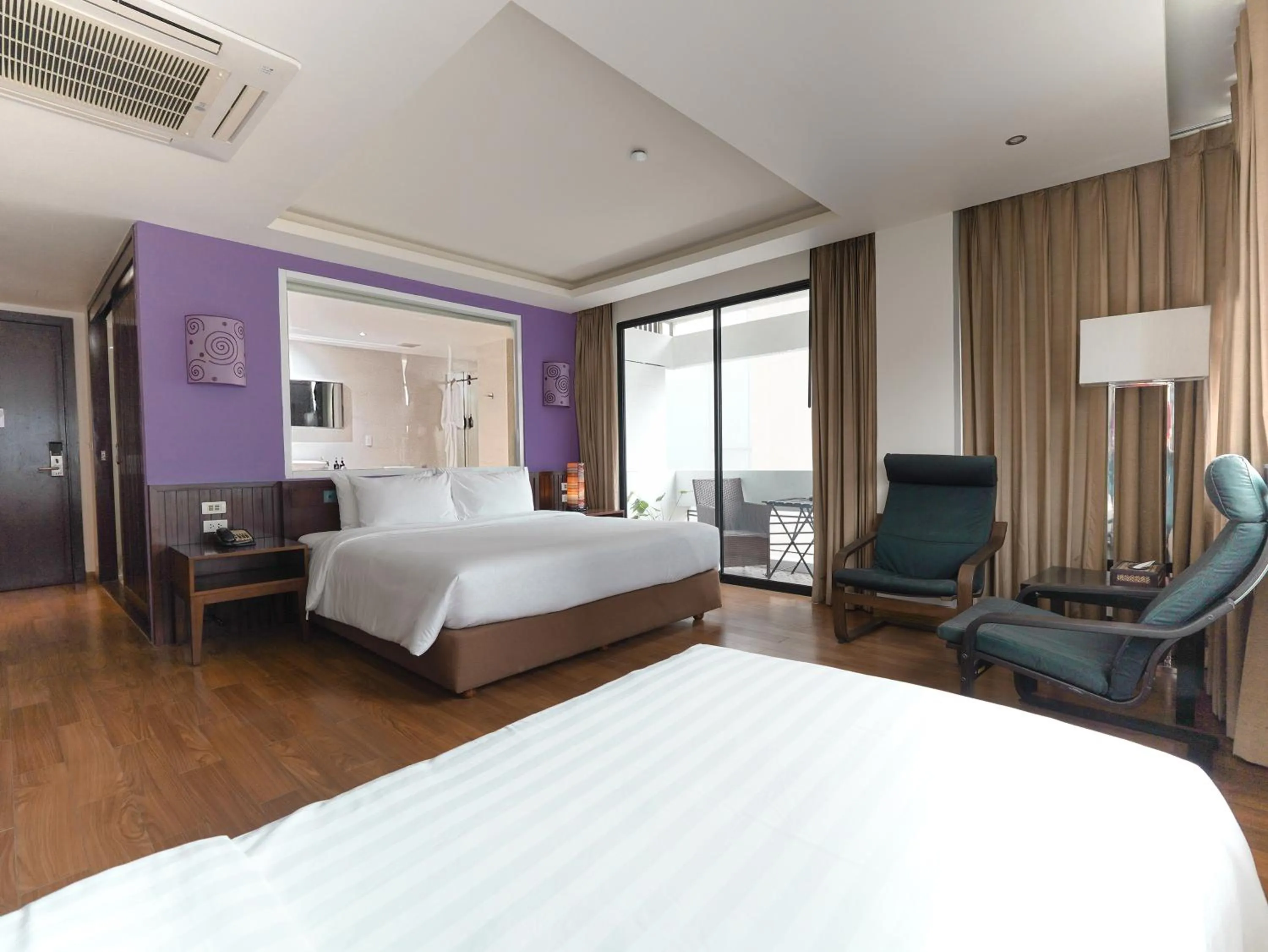 Bedroom, Bed in Hotel Mermaid Bangkok