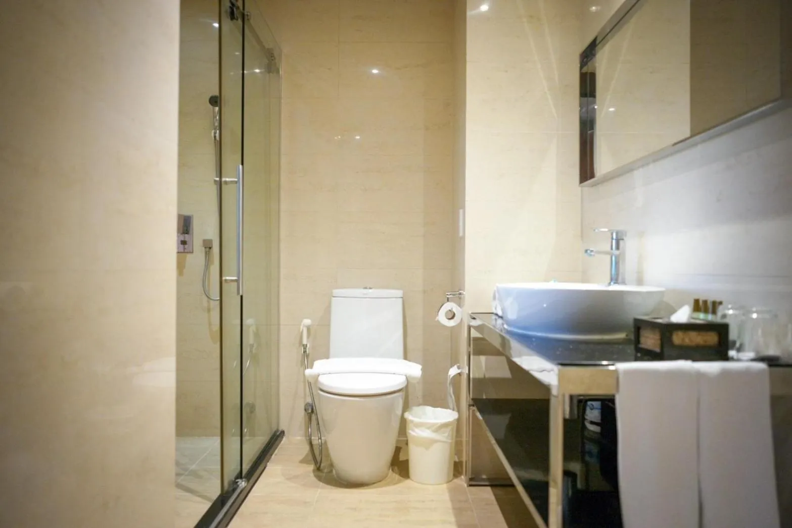 Shower in Hotel Mermaid Bangkok