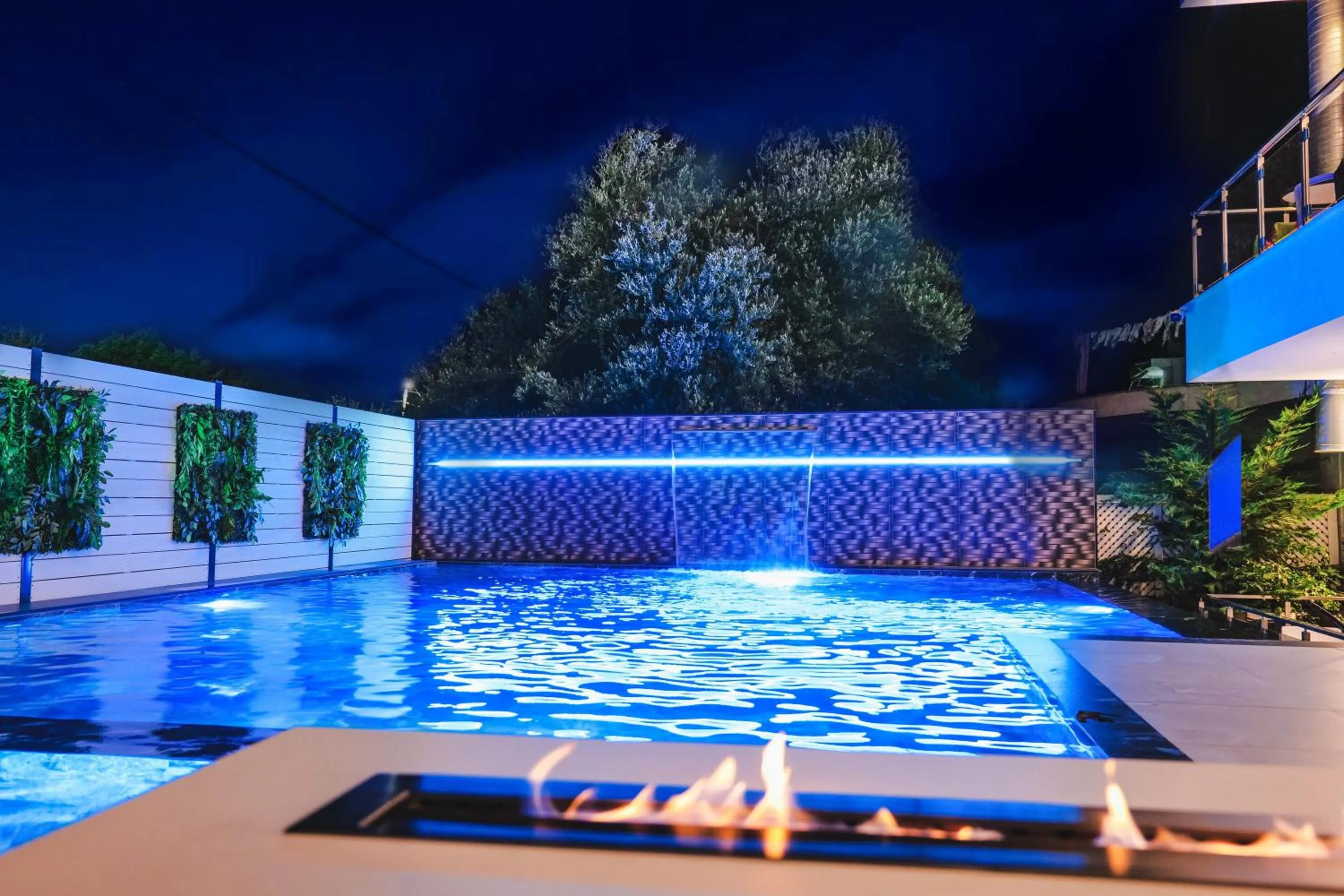 Pool view in Hotel Mare