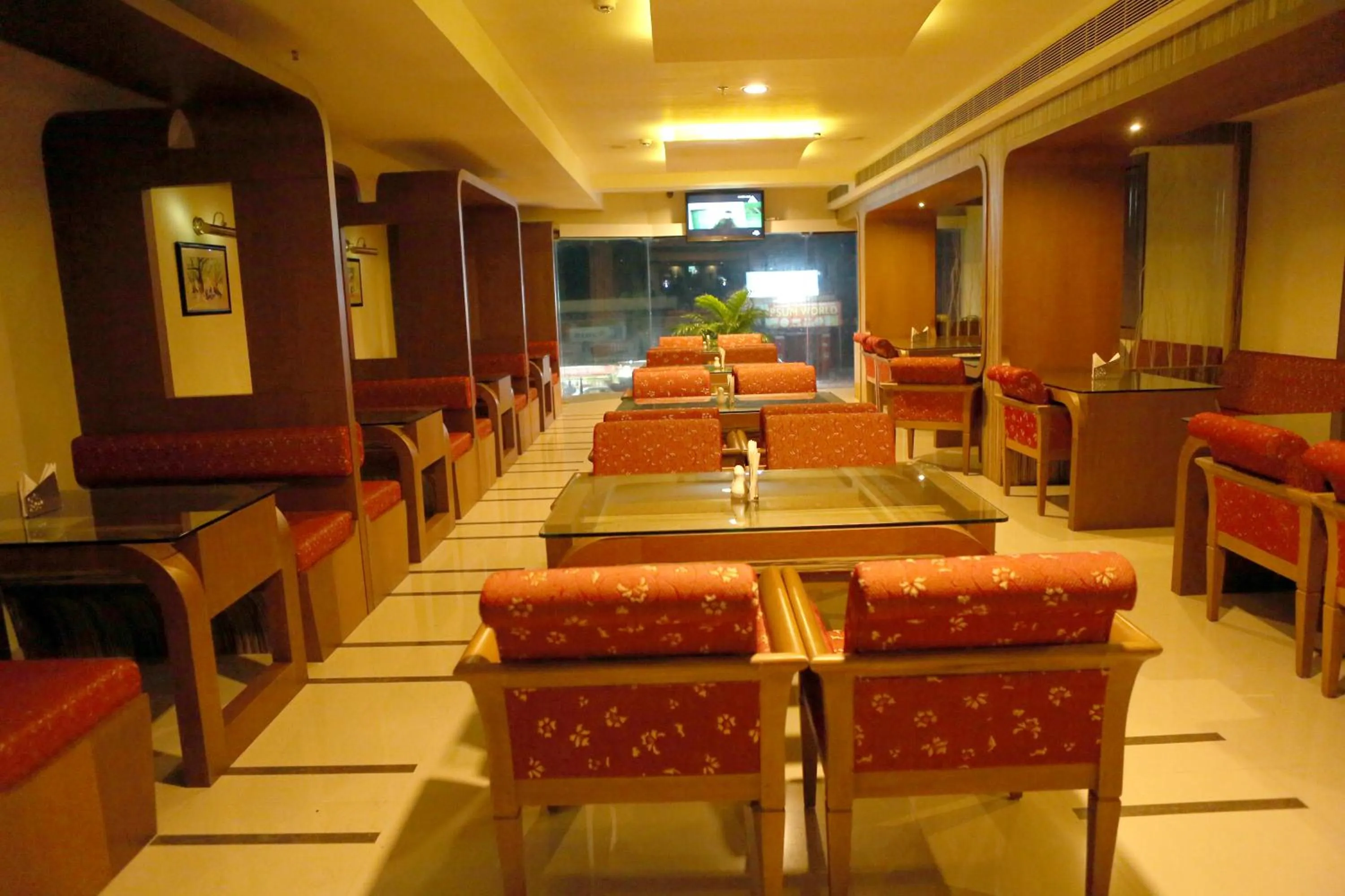 Restaurant/places to eat in Hotel Airlink Castle