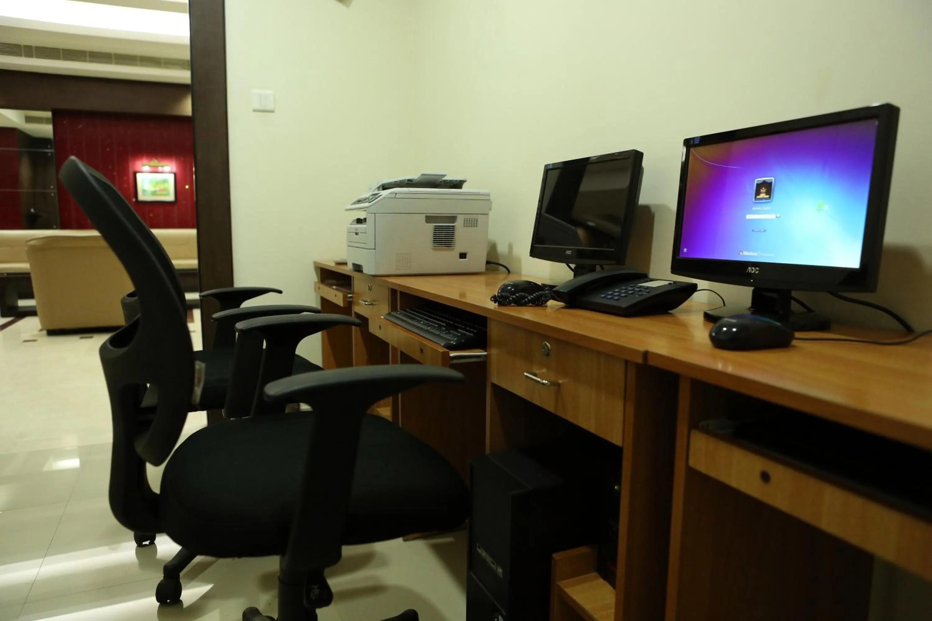 Business facilities in Hotel Airlink Castle