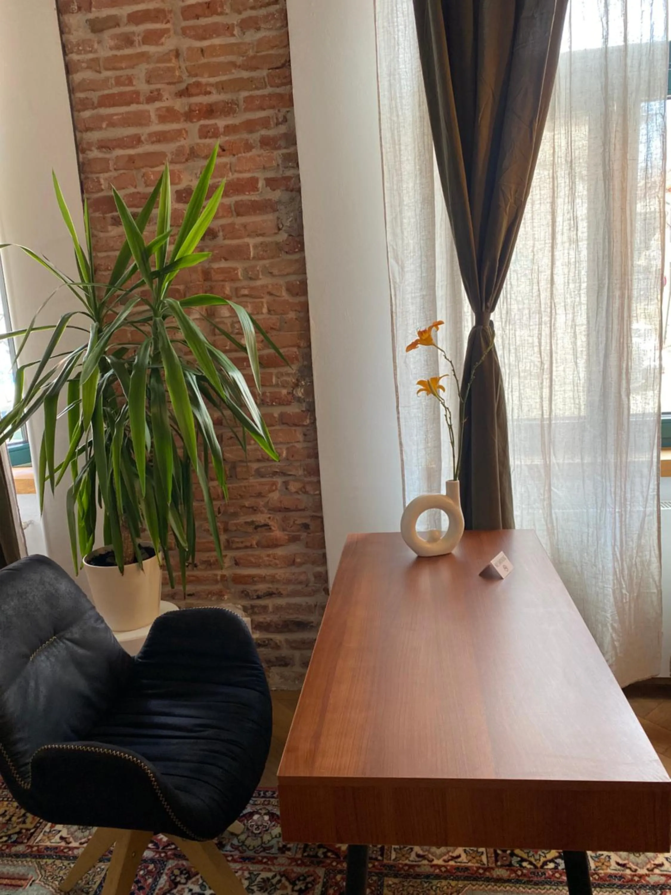 Seating area in Camino Home 2