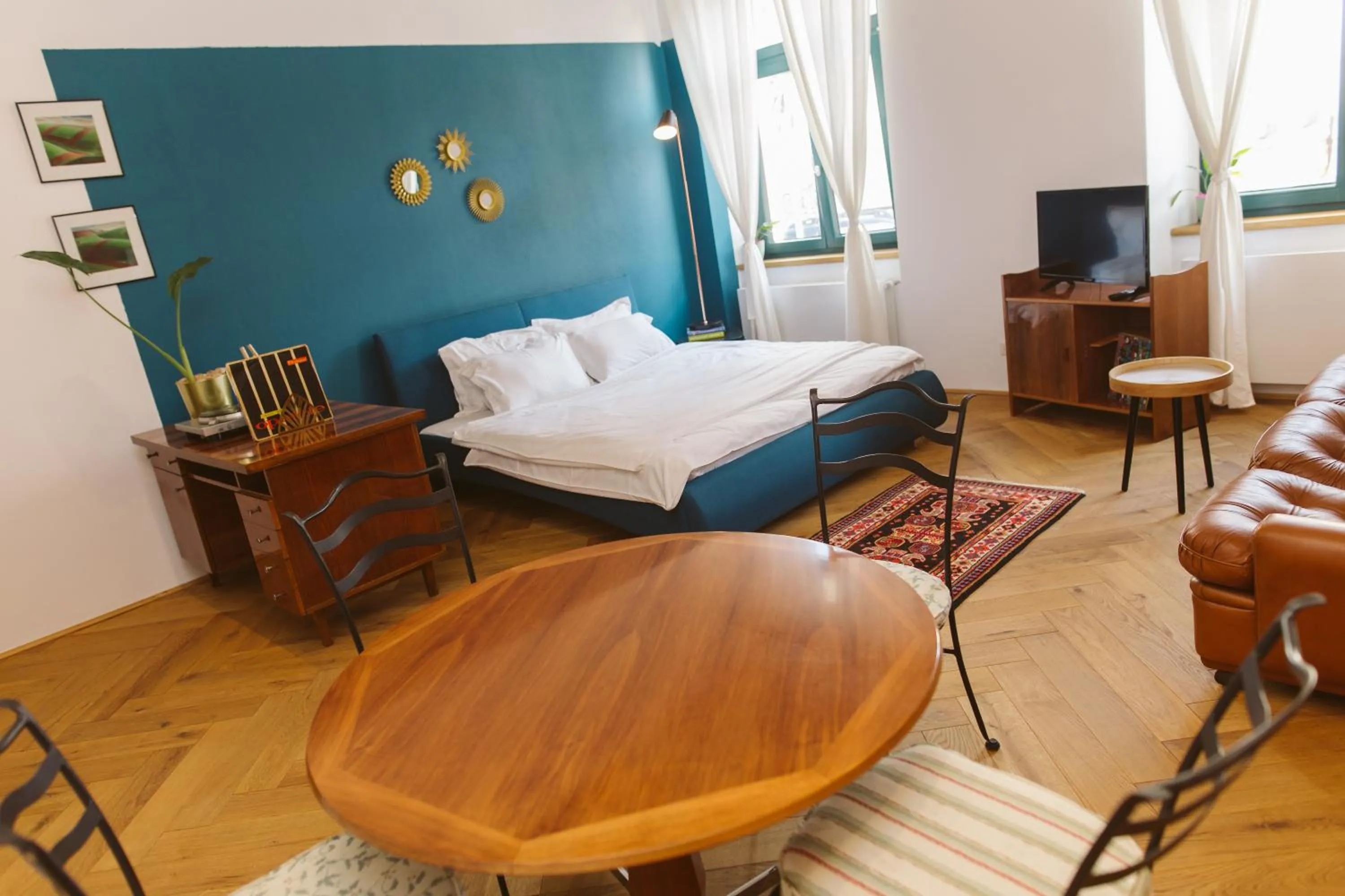 Photo of the whole room, Bed in Camino Home 2