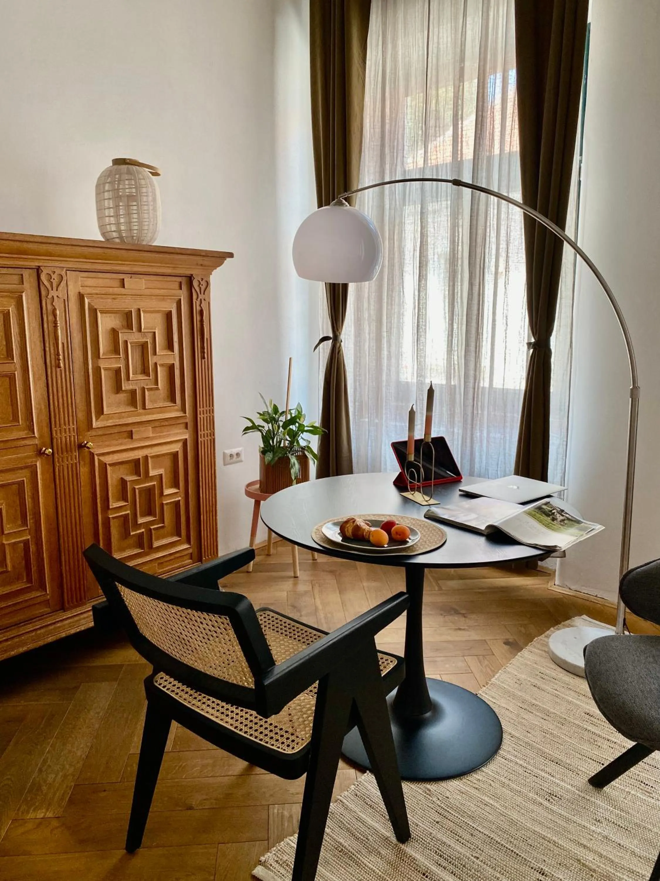 Seating area in Camino Home 2